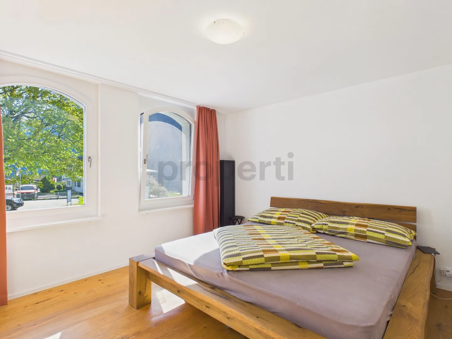 Appartement moderne de 2,5 pièces avec grand balcon à Rabius - Photo 7 sur 13