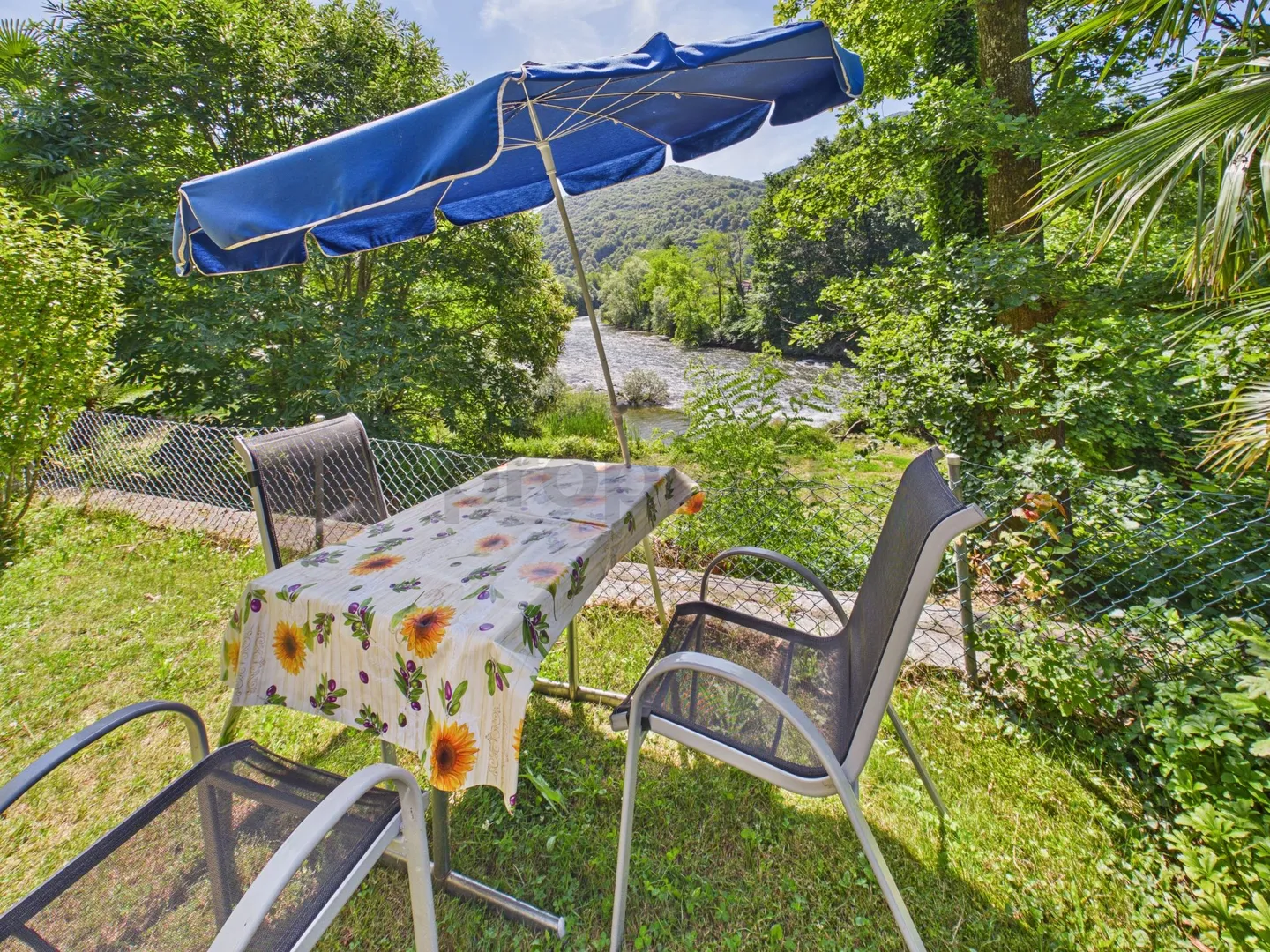 Casa con piscina riscaldata e vista sul fiume  Unoasi di pace immersa nella natura - Foto 11 di 13