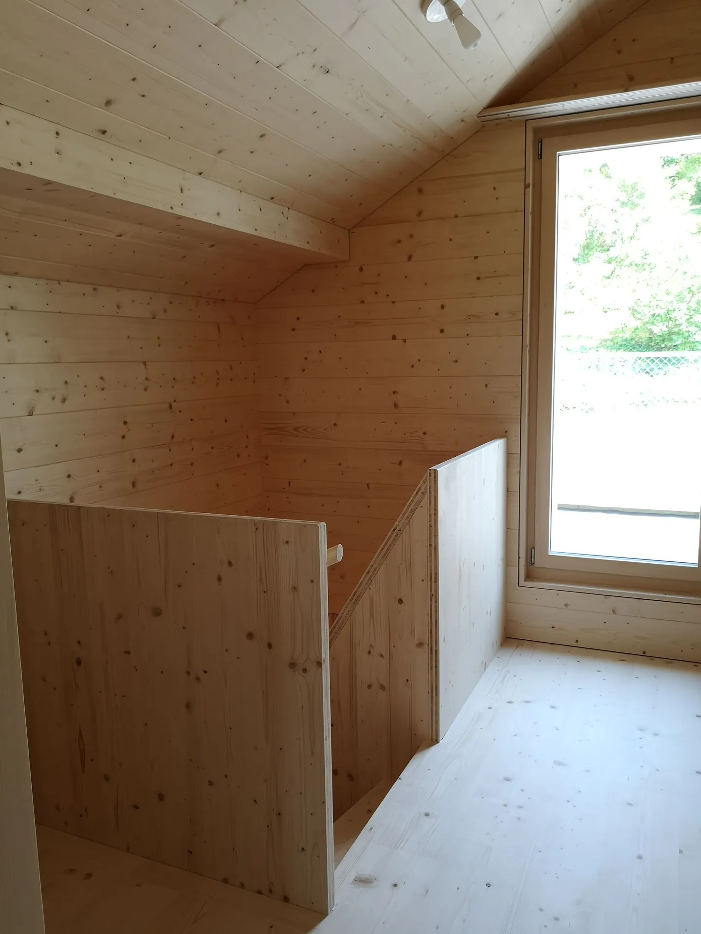 Moderne Maisonette mit sonnigem Balkon - Foto 7 von 11
