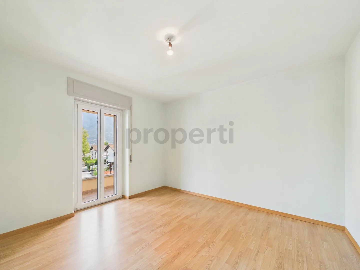 Casa unifamigliare rinnovata nel 2018 e 2023 con ampio giardino - Foto 7 von 12