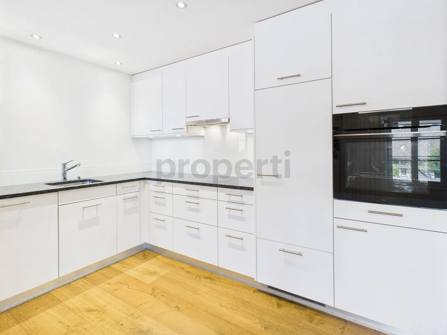 Historical Living Meets Modern Comfort - 4-Room Apartment in Grosshöchstetten, BE - Photo 2 of 10