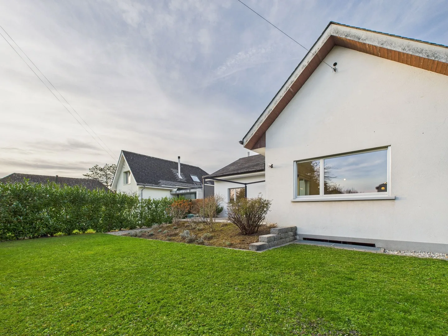 Charming 5.5-room single-family house with garden in Herzogenbuchsee, Canton BE - Photo 2 of 13