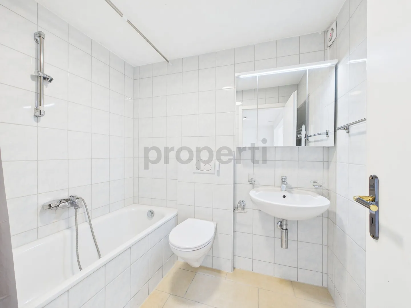 Unique apartment in Zullwil with 3.5 rooms in wonderfully light-flooded location - Photo 6 of 7