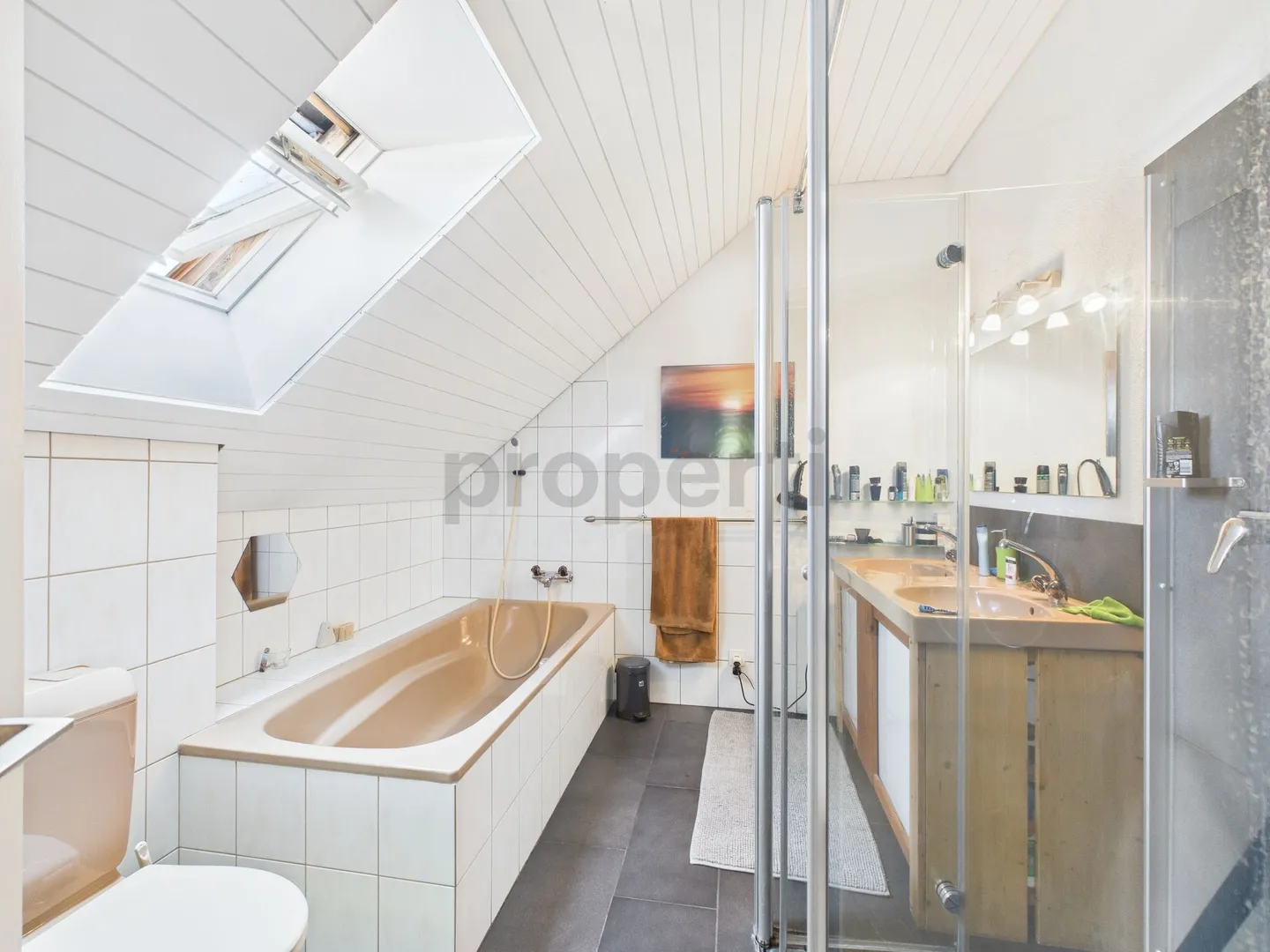 Charmantes 5.5-Zimmer-Reihenhaus in ruhiger Lage von Rafz  ideal für Familien - Foto 8 von 11