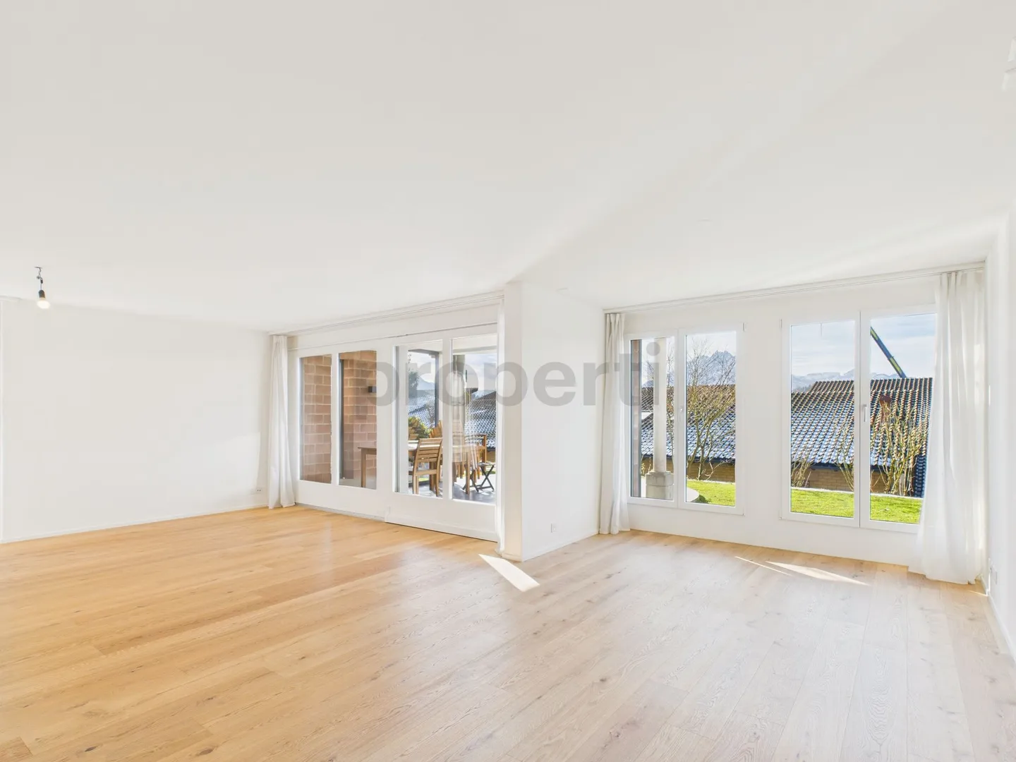 Modernes Einfamilienhaus in Adligenswil - Foto 2 von 13