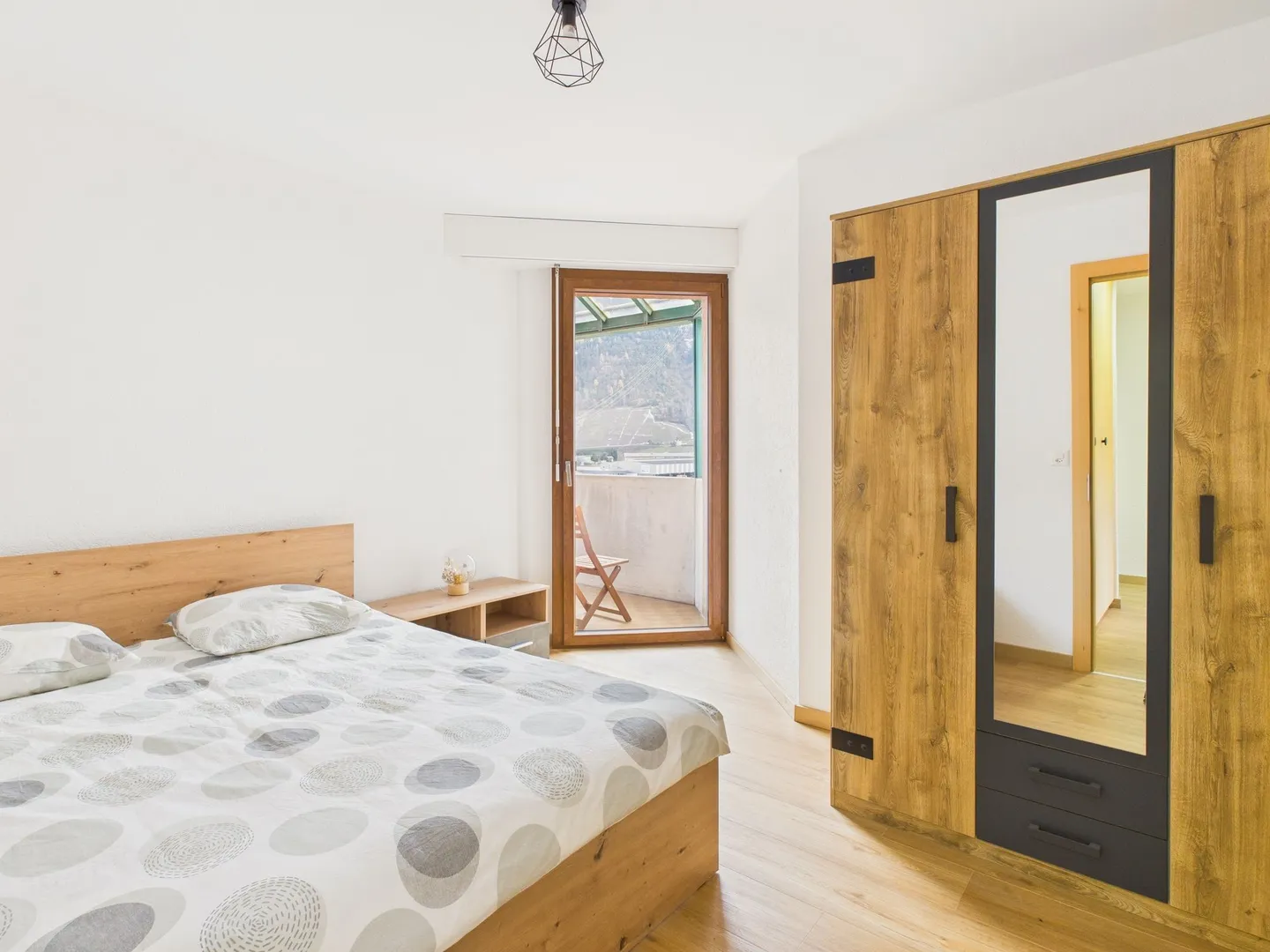 Helles 4,5-Zimmer-Apartment mit atemberaubendem Blick in Sion (Vissigen) - Foto 4 von 11