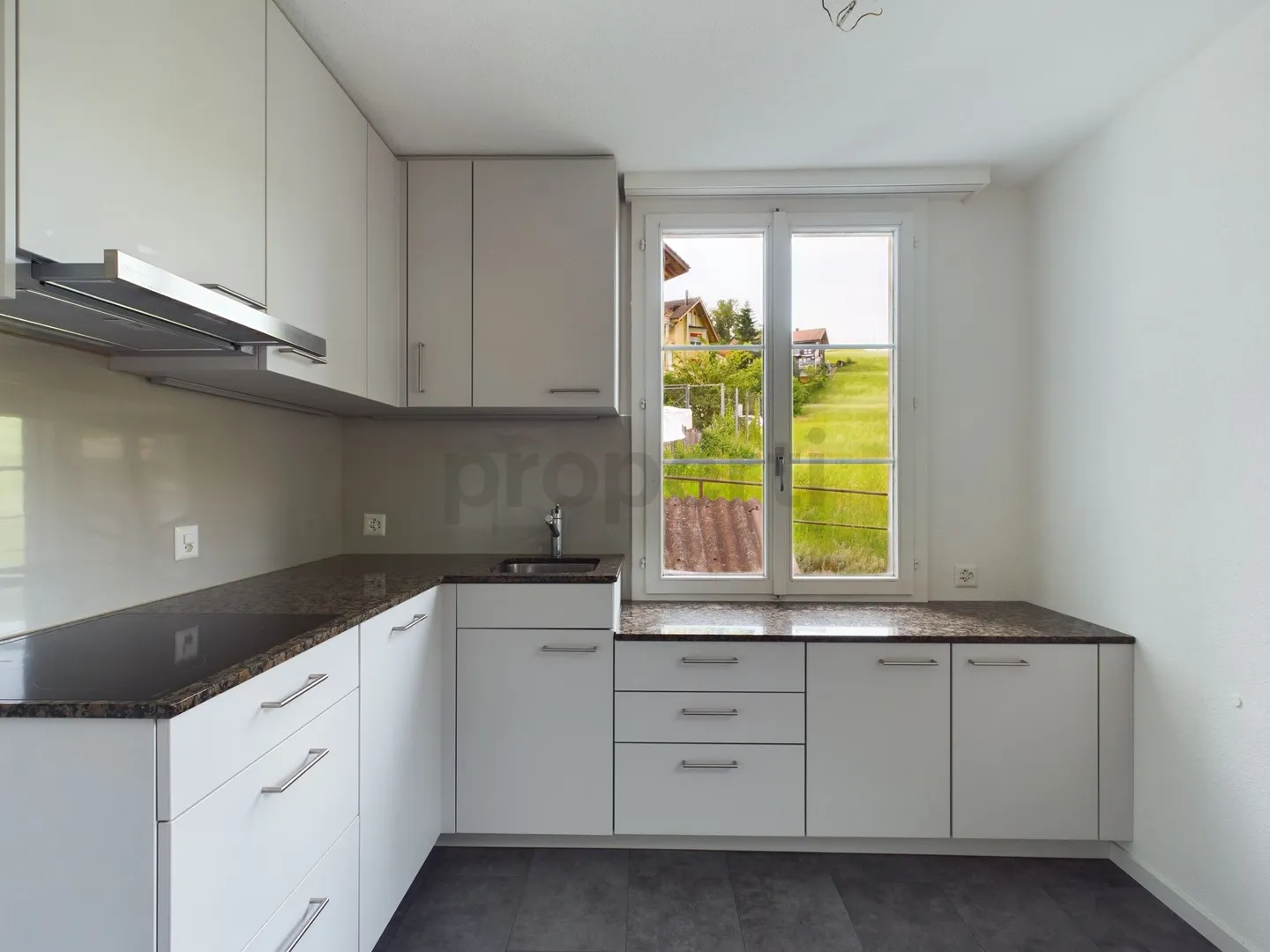 Gemütliche 3.5-Zimmer Wohnung/Hausteil mit Garten in Morschach - Foto 2 von 8