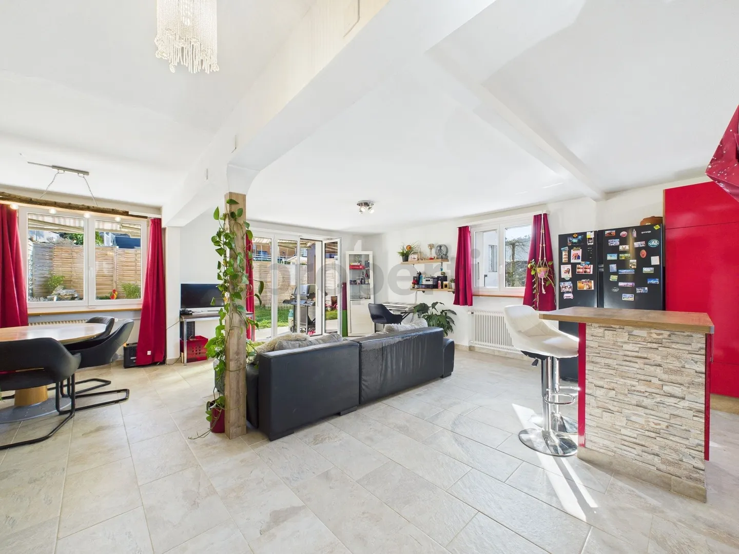 Casa a schiera moderna di 4,5 stanze con giardino a Büsserach - Foto 2 di 12