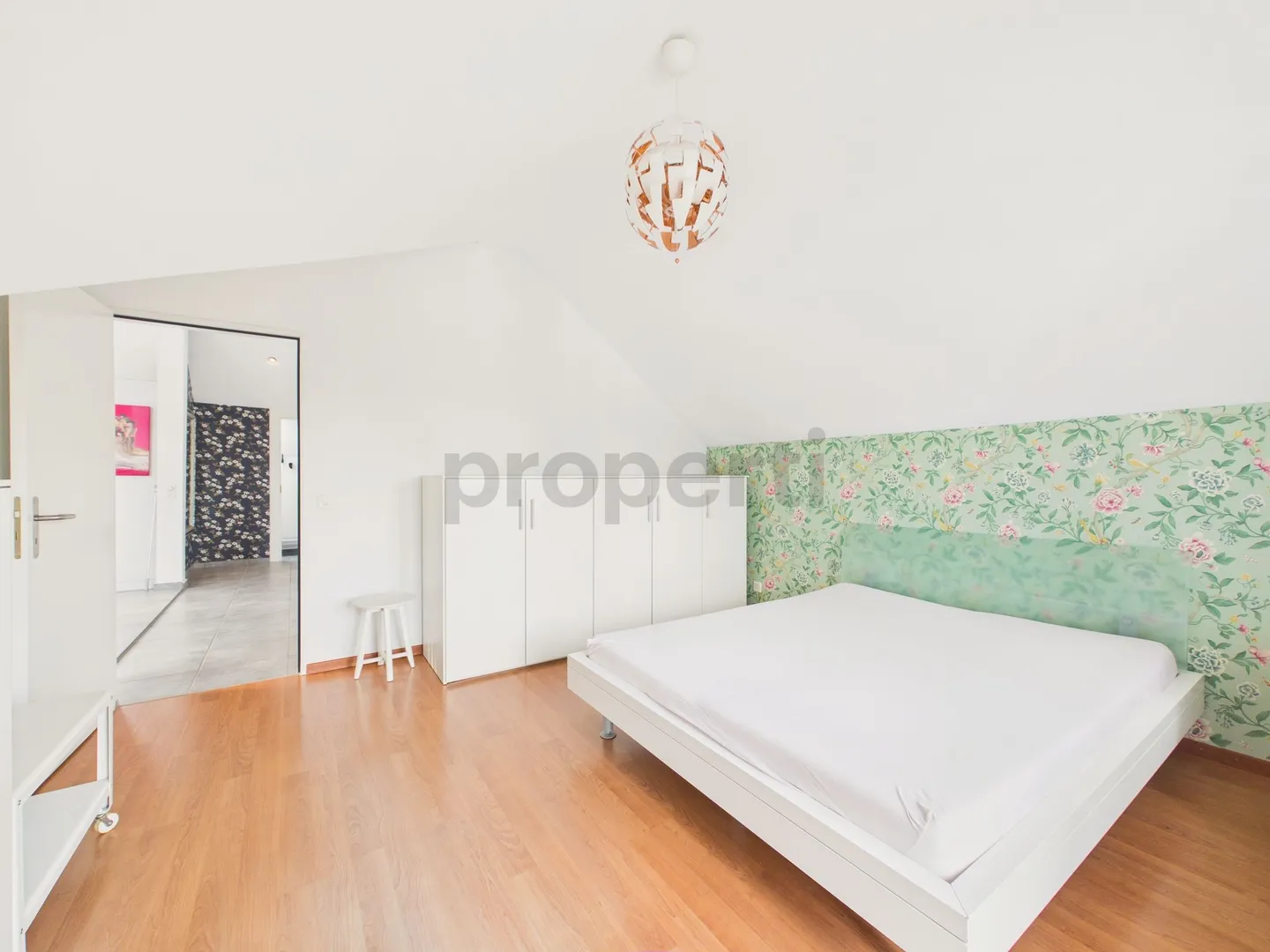 Living above the rooftops of Zurich Exclusive 2.5-room attic apartment with terrace - Photo 9 of 13