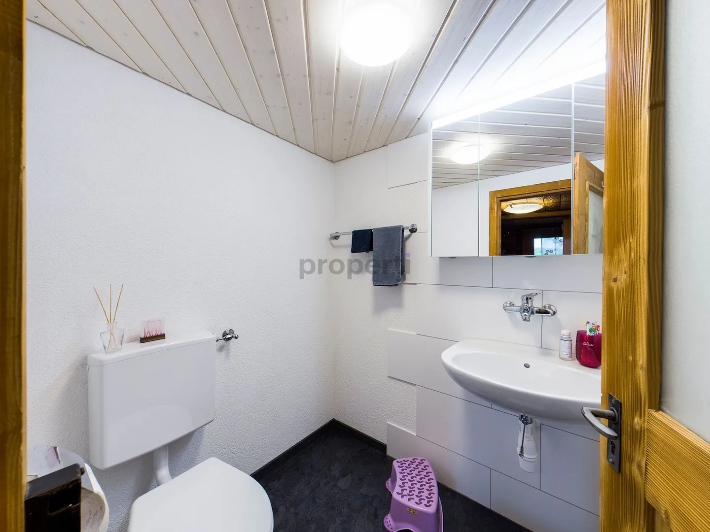 Maisonette spacieuse de 5,5 pièces avec un immense jardin paradisiaque - Photo 11 sur 13