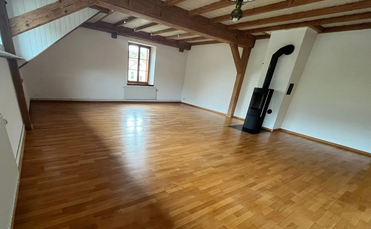 Charming 5.5-Room Apartment in Hemmiken - Photo 1 of 8