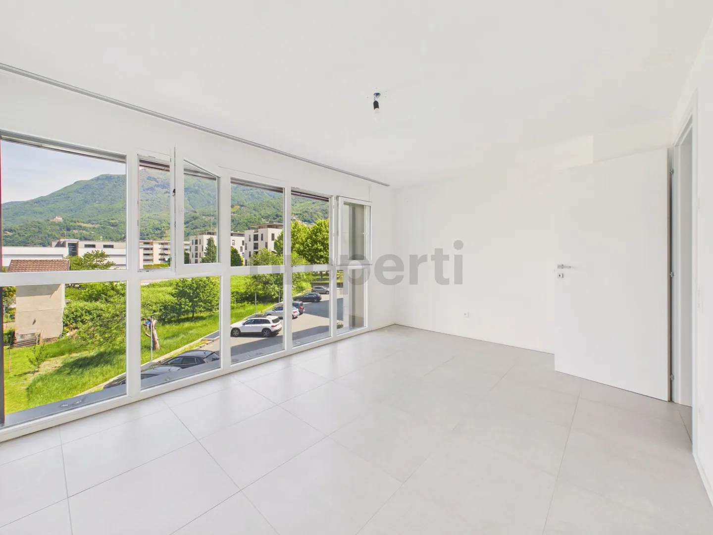 Moderno 3.5 locali con grande terrazza, Giubiasco - Foto 9 von 13