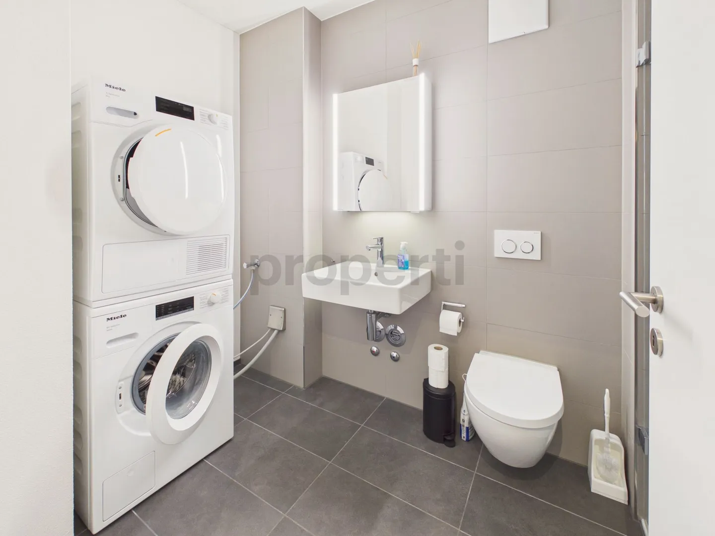 Vie centrale avec style - Appartement 2.5 pièces dans le quartier 3 - Photo 9 sur 11