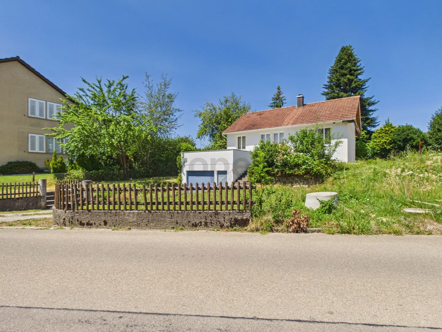 Large plot, modern kitchen and private garage near the train station - Photo 12 of 13