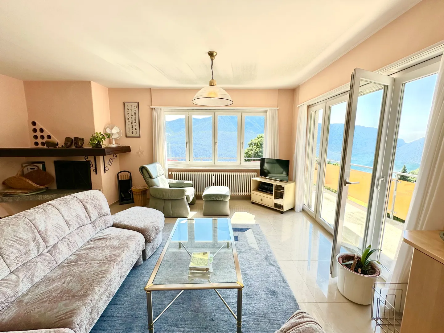 Elegant 3.5 Room Penthouse with Lake Lugano View - Photo 4 of 11