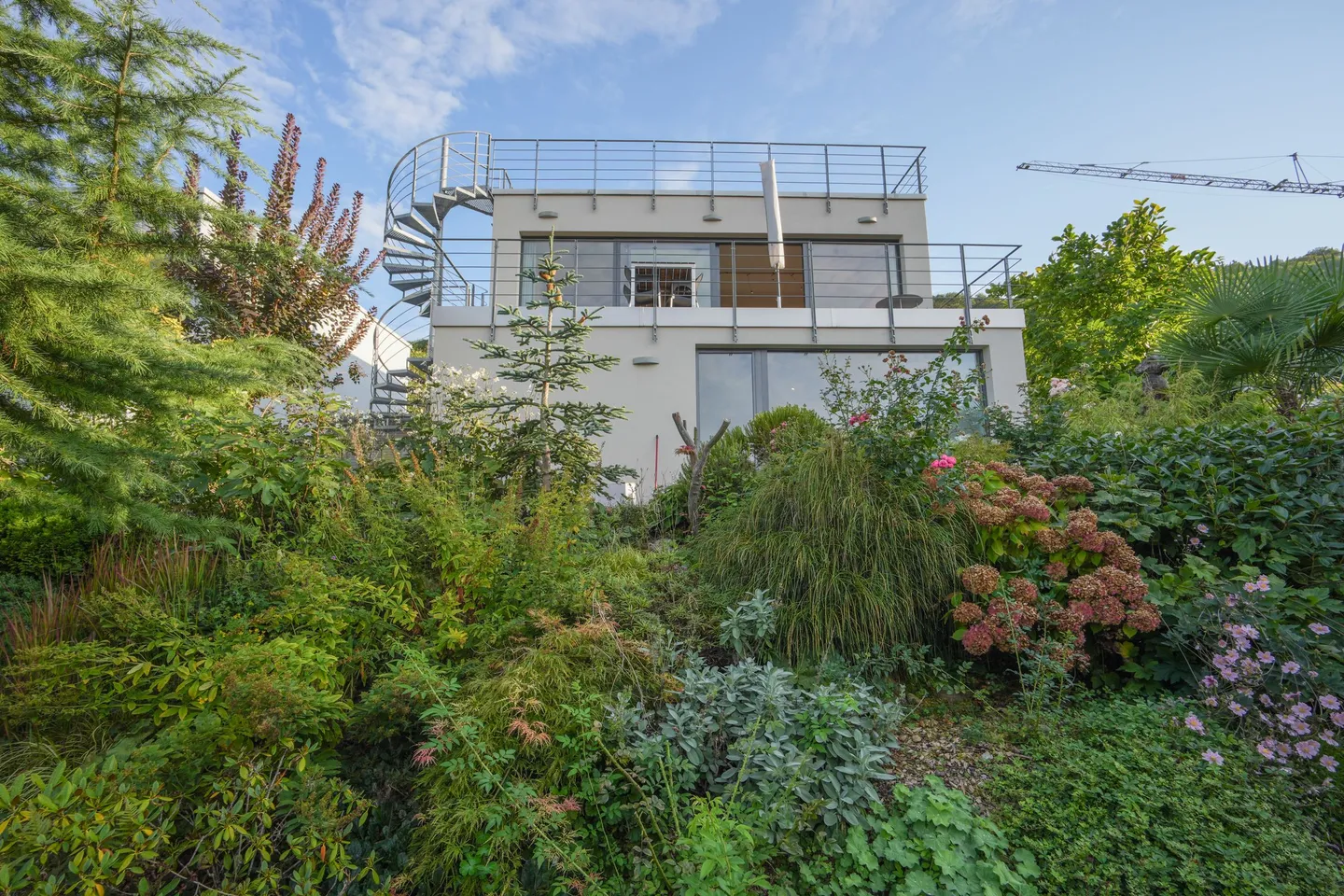 Dreamlike 4-Room Apartment with Lake View in Berlingen - Photo 2 of 13