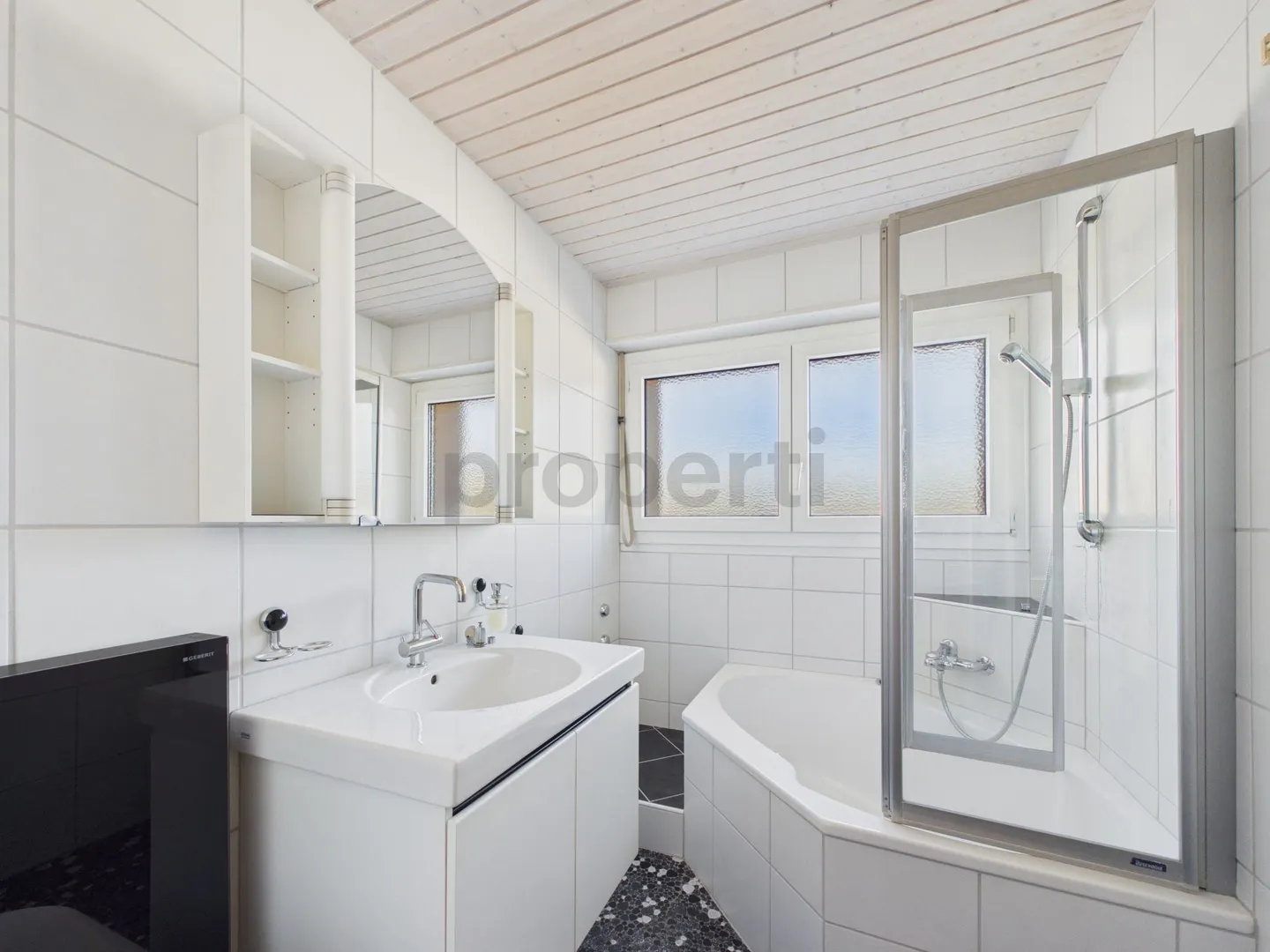 Terrazza privata di 120 m² con padiglione vetrato, camino, balcone sud e posto auto sotterraneo! - Foto 7 di 13