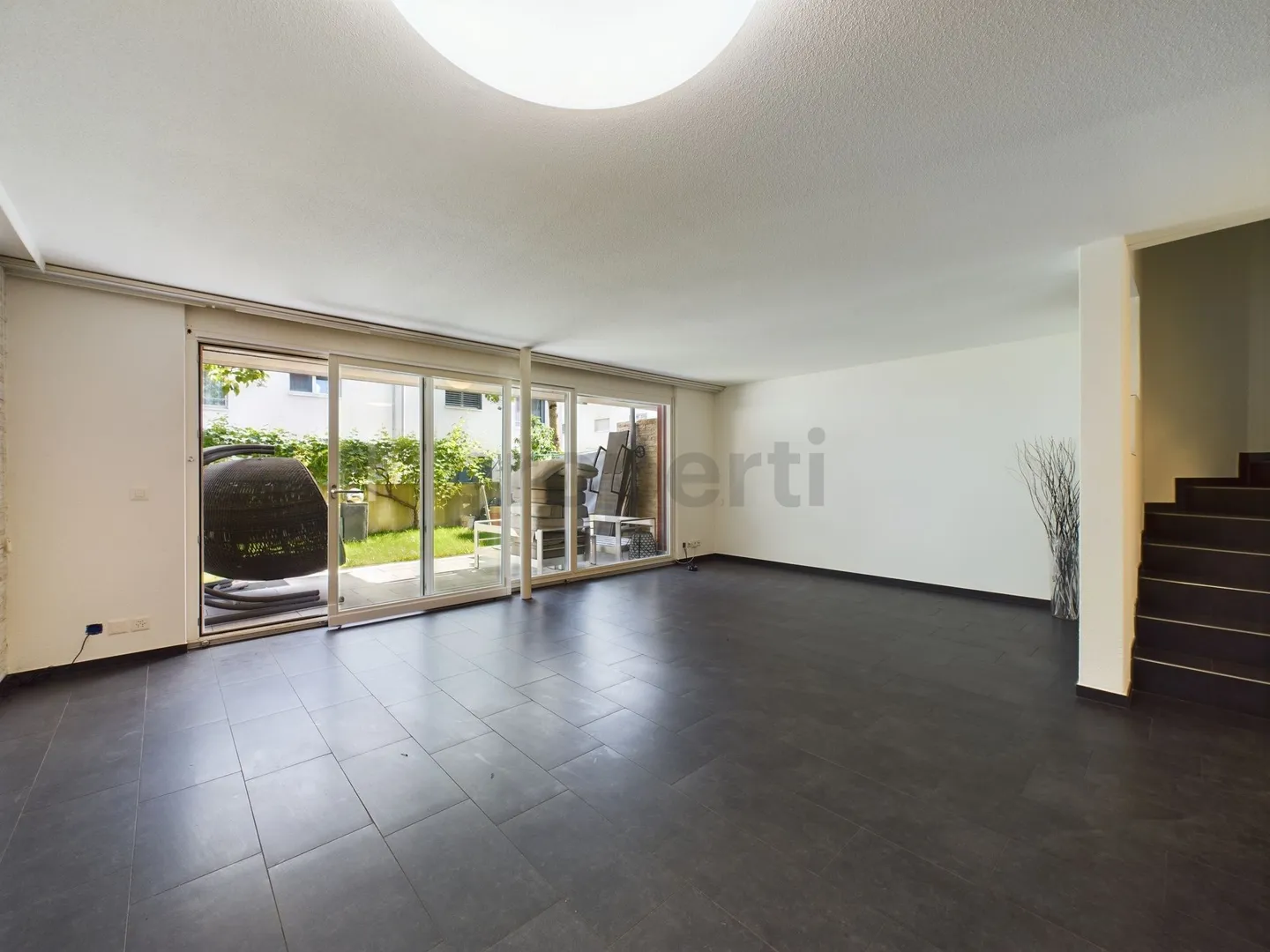 Exklusives 6.5-Zimmer-Reihenhaus in Schlieren - Foto 1 von 10