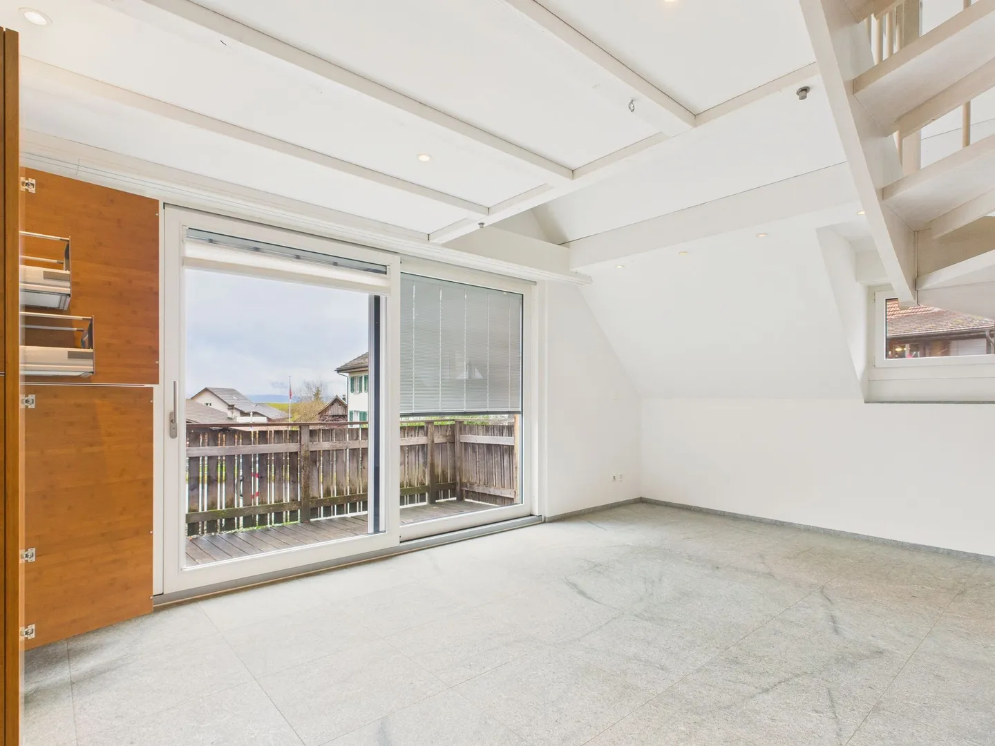 Helle 3-Zimmer Maisonette-Wohnung an ruhiger Lage in Herrliberg - Foto 1 von 13