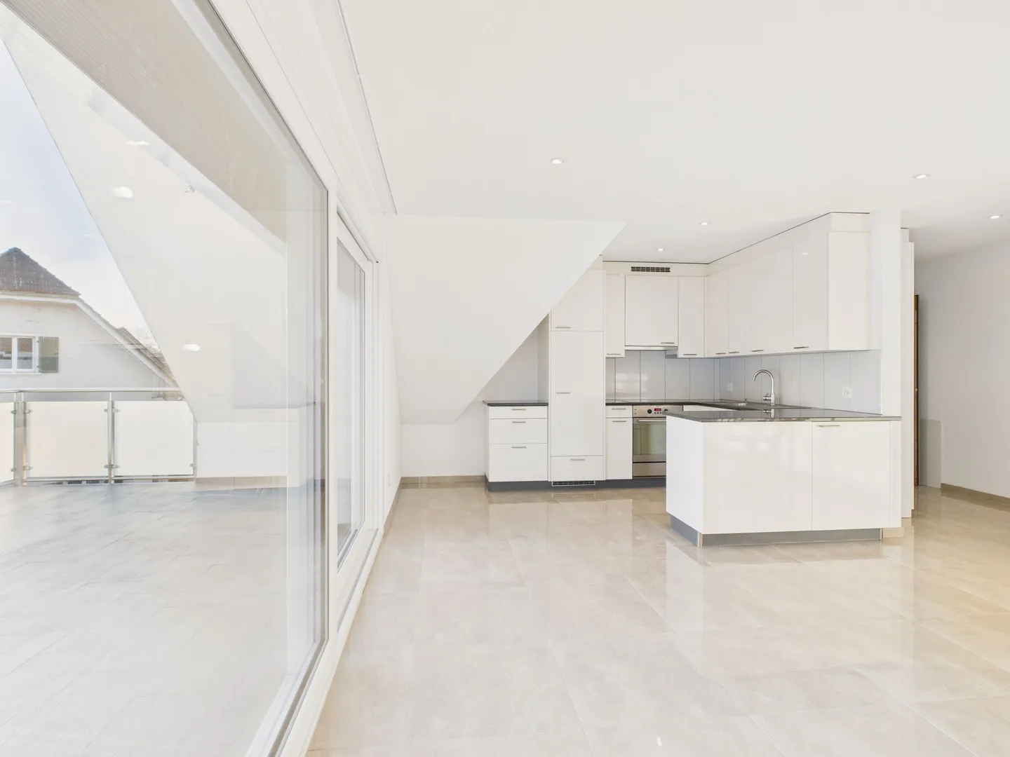 Appartement lumineux de 3,5 pièces avec une terrasse de rêve de 30m2 à Derendingen - Photo 6 sur 12