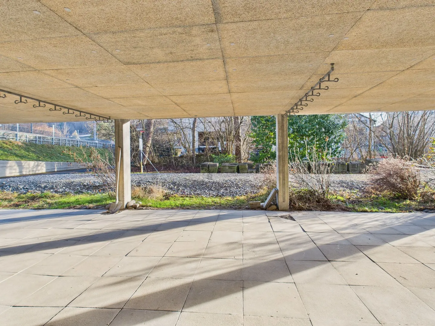 Appartamento duplex ristrutturato di 3,5 locali con collegamenti ideali a Wünnewil-Flamatt - Foto 10 di 12