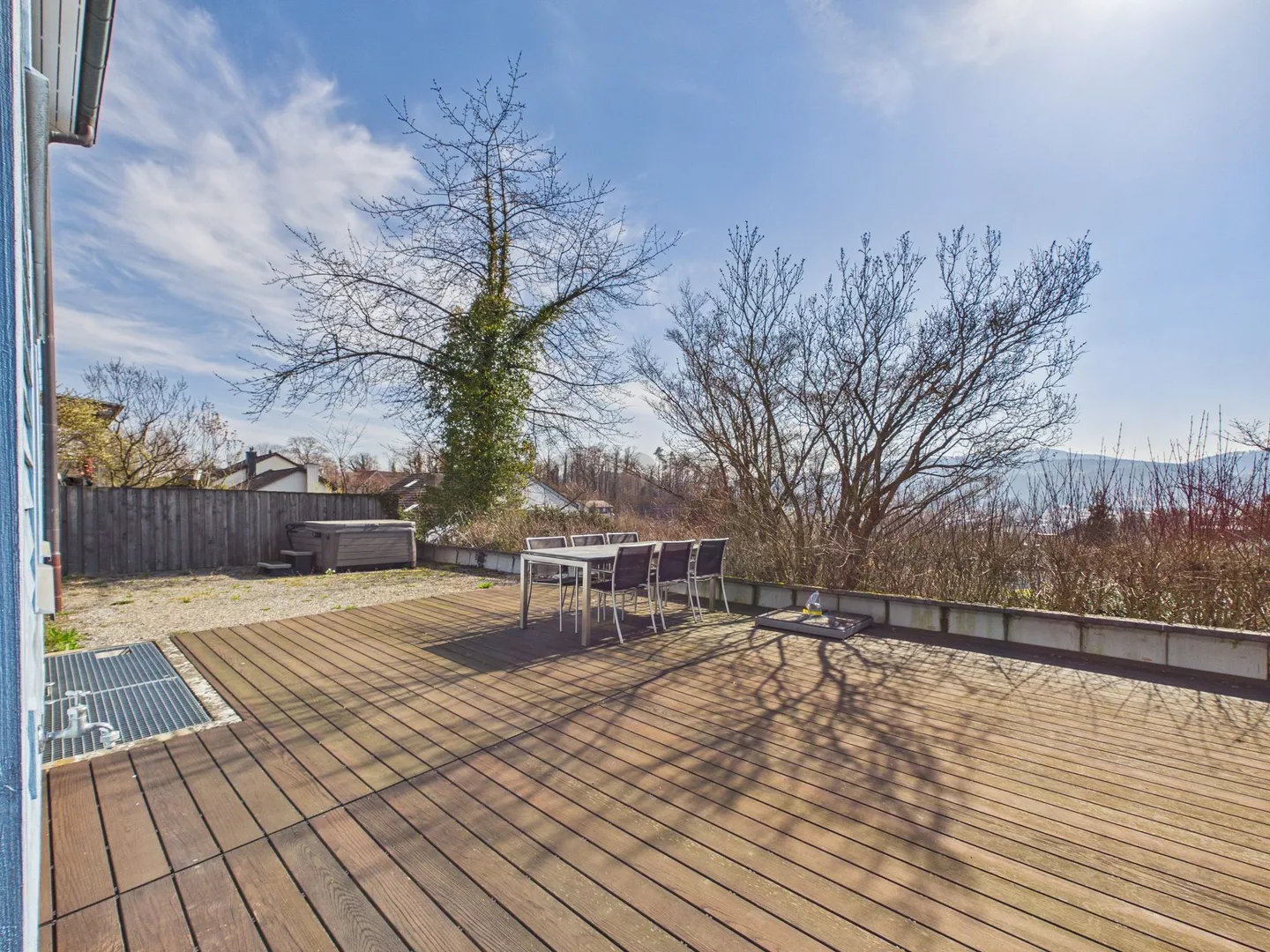 Grosszügiges, familienfreundliches Einfamilienhaus an sonniger, ruhiger Lage mit grossem Garten - Foto 5 di 13