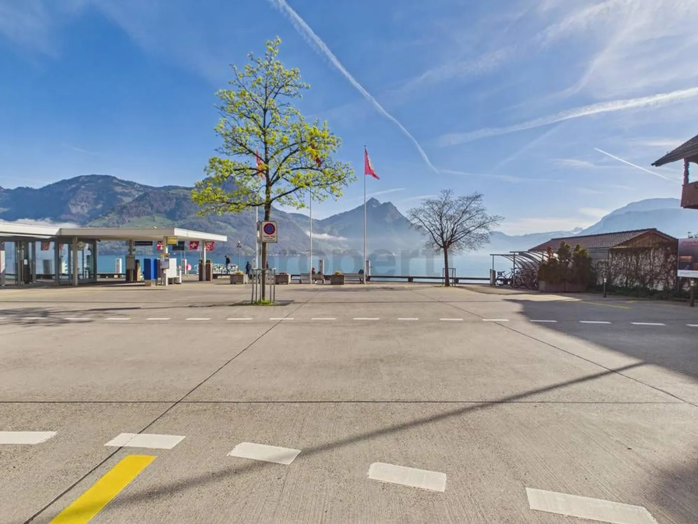 Proprietà di investimento attraente in posizione privilegiata a Beckenried - Spazio commerciale con vista lago - Foto 4 di 9