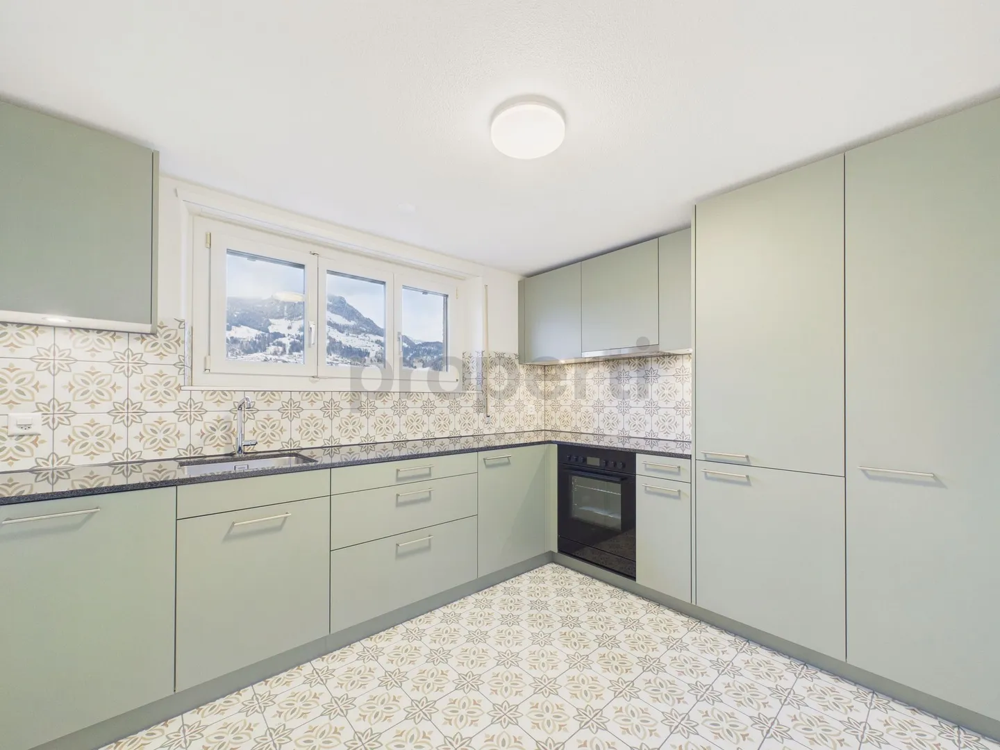 Appartamento moderno con 4 stanze e balcone, Ibach - Foto 2 di 9