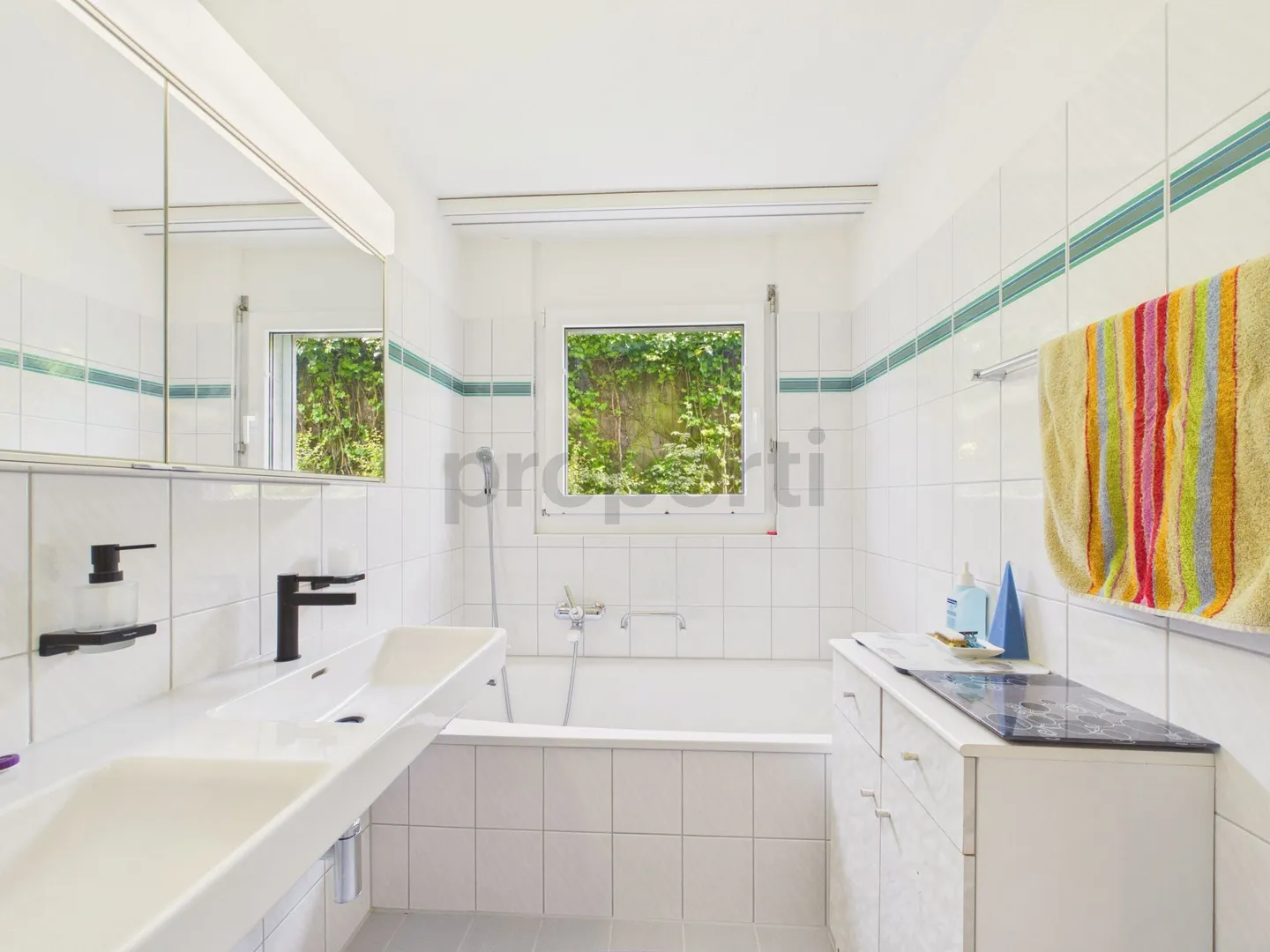 Nature-inspired living happiness in Dällikon: Bright 3.5-room garden apartment with plenty of comfort - Photo 10 of 13