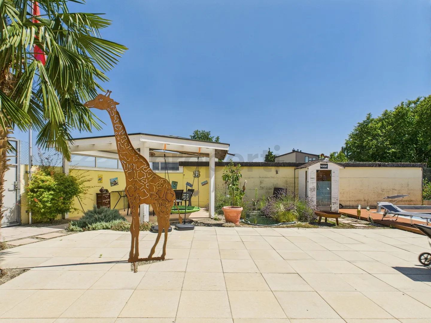 Grosszügiges Zweifamilienhaus mit Wellnessoase und Ausbaupotenzial in Uettligen - Foto 11 von 13