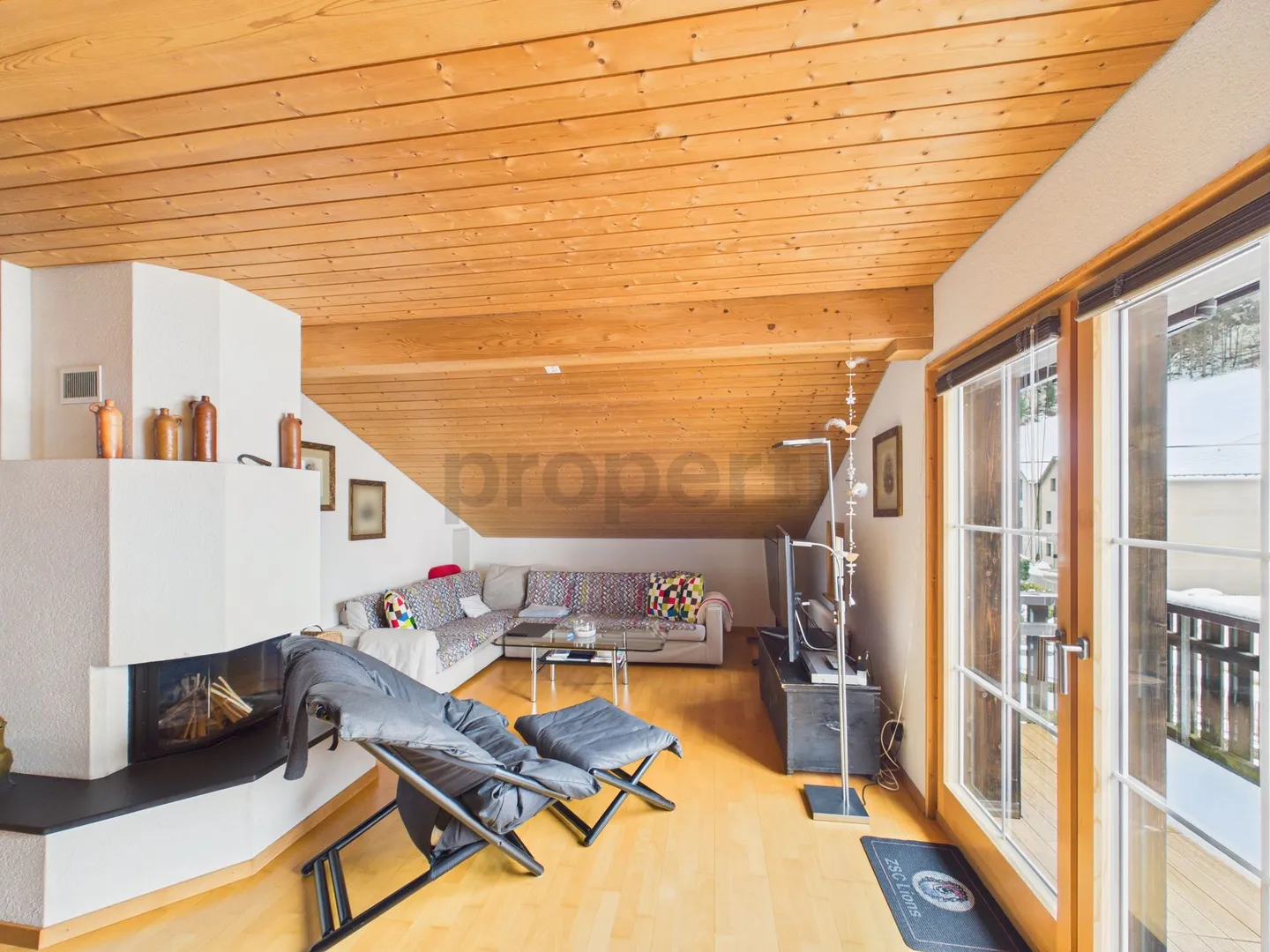 Cozy 3-room attic apartment in Betschwanden also possible as a 2nd apartment - Photo 2 of 10