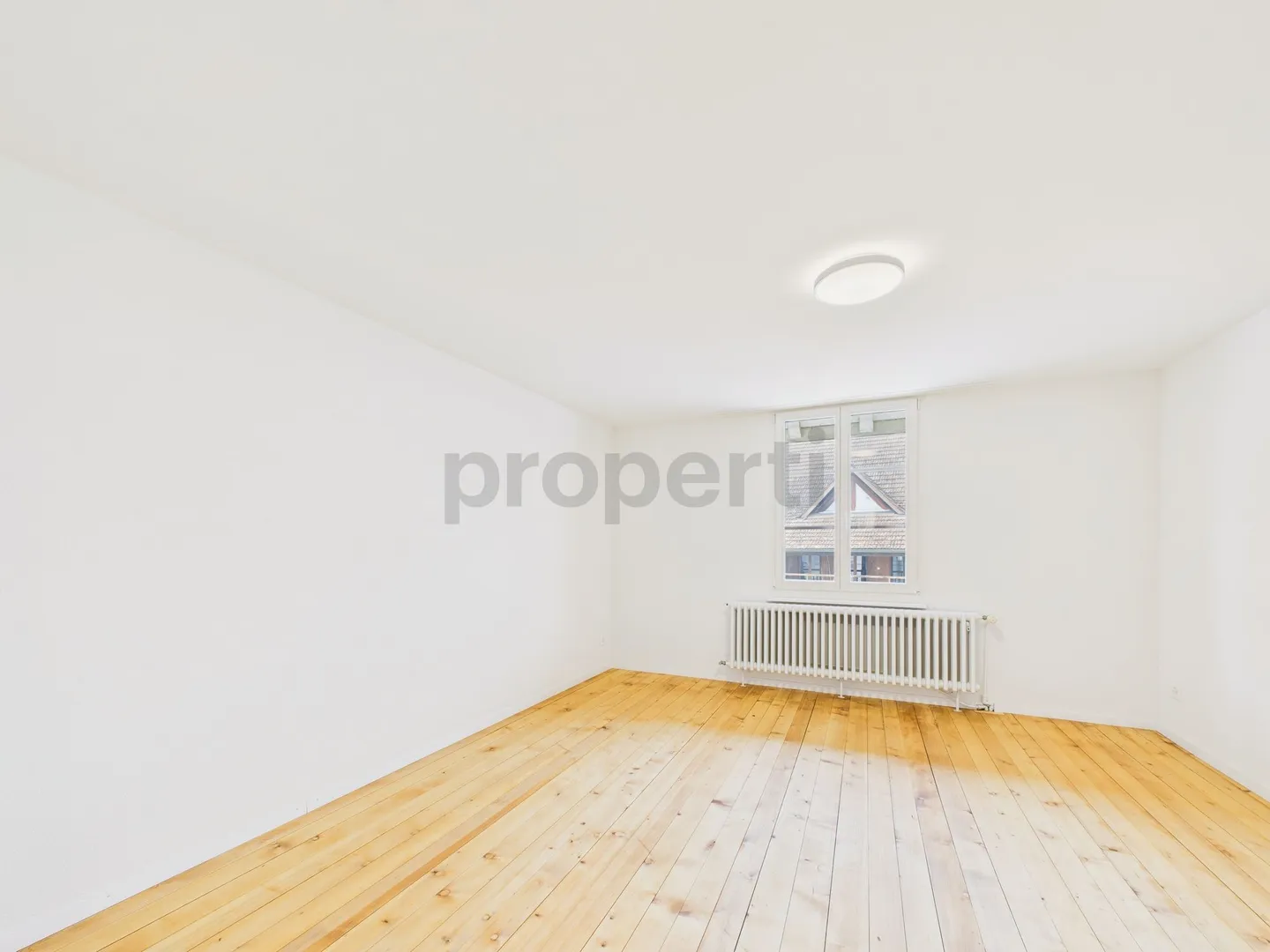 Charming 4.5-room apartment with central location in Nennigkofen - Photo 2 of 9