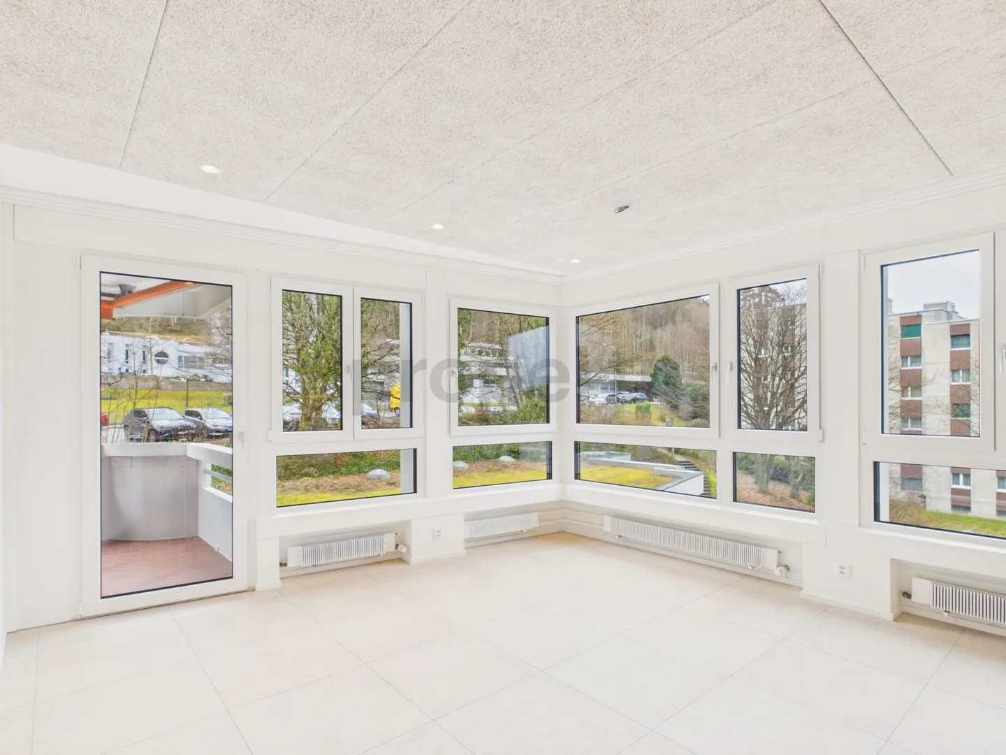 Modern 4.5-Room Apartment with Balcony, St. Gallen - Photo 1 of 13