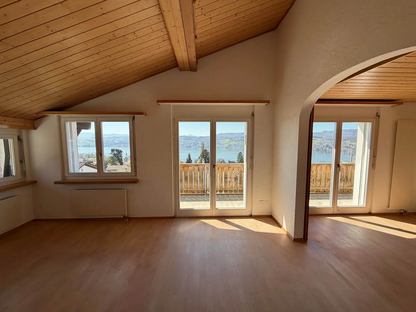 Bright 4-Room Attic Apartment with Balcony, Herrliberg - Photo 2 of 13