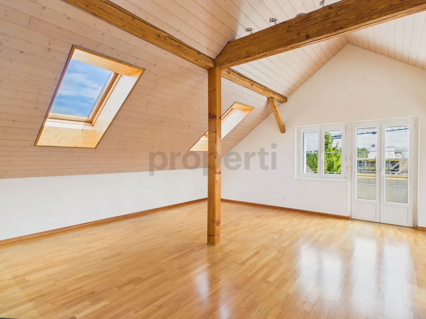 Moderno appartamento mansardato di 3.5 locali con balcone, Obfelden - Foto 1 di 13