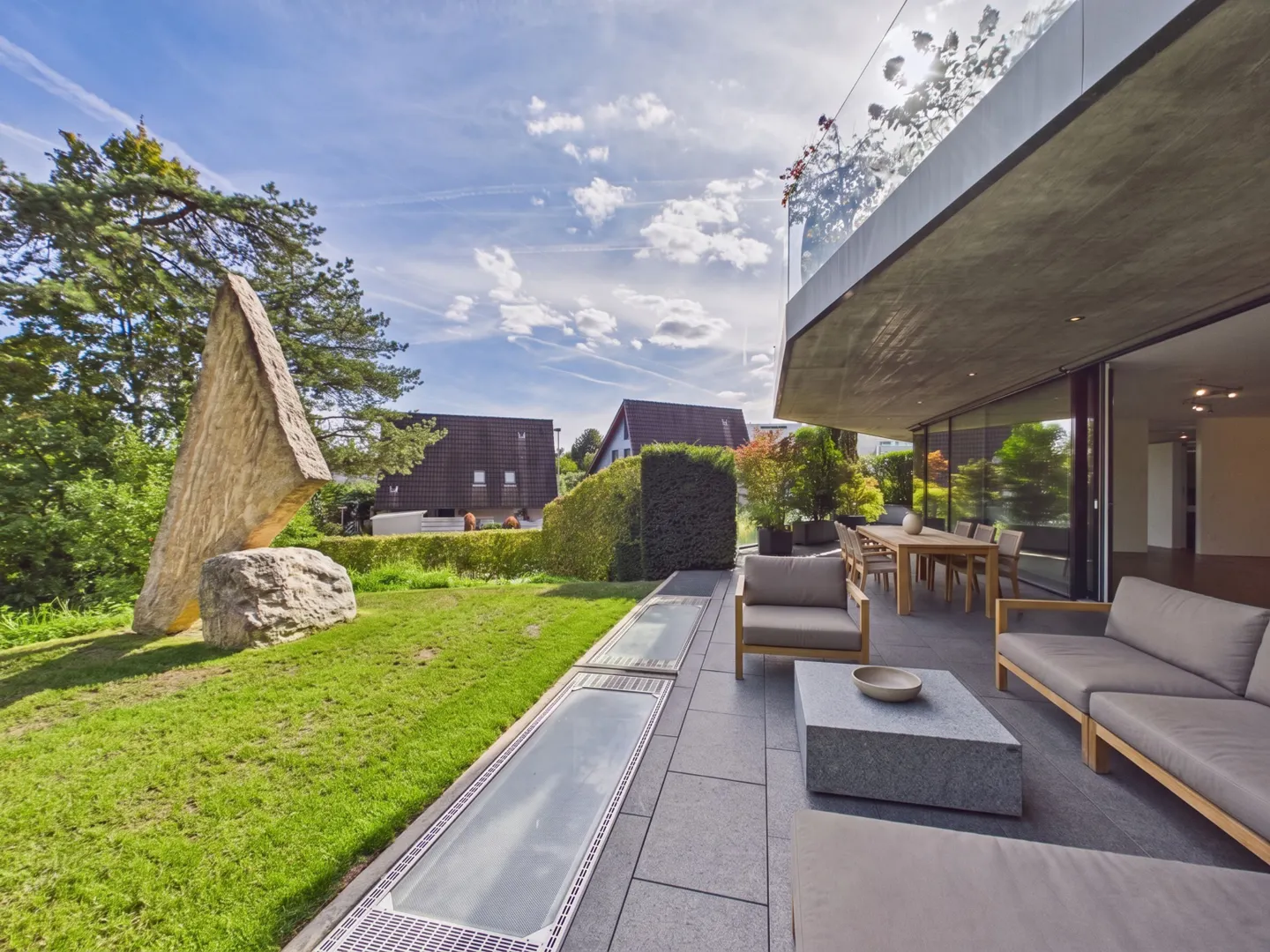 Exklusive grosszügige 3.5 Zimmer Wohnung mit Terrassenplatz und Garten im Park-Feeling - Foto 5 von 11