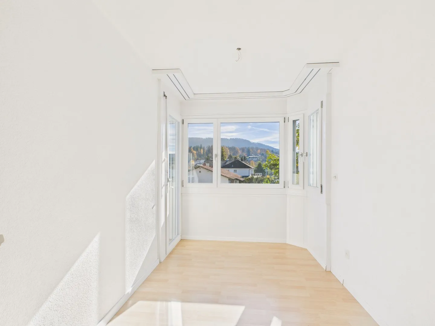 Helle und grosszügige 5.5-Zimmerwohnung am Stadtrand von Olten - Foto 8 di 12