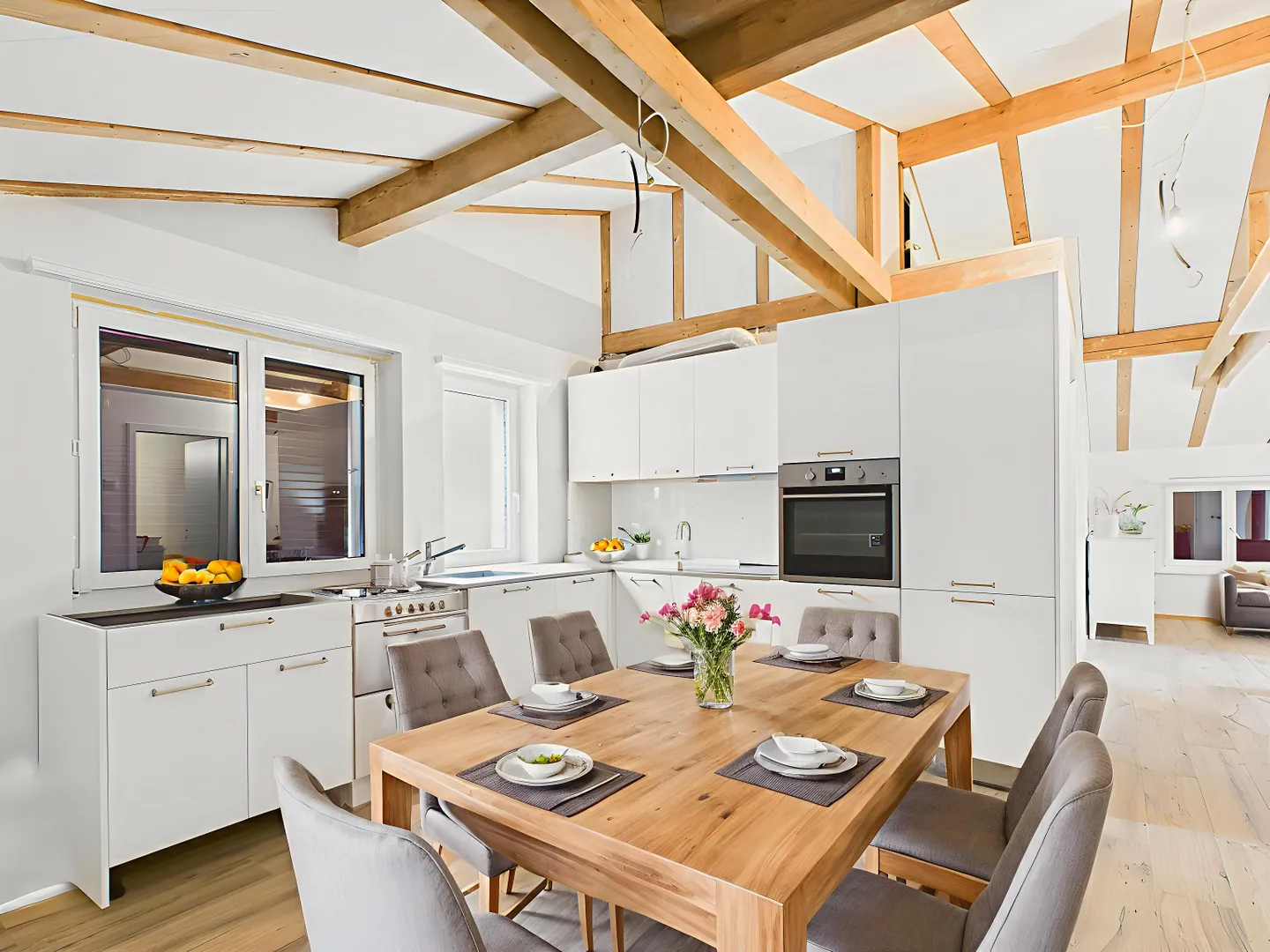 Appartement sous les combles moderne de 3,5 pièces avec belle vue dans le charmant Bäch SZ - Photo 2 sur 8