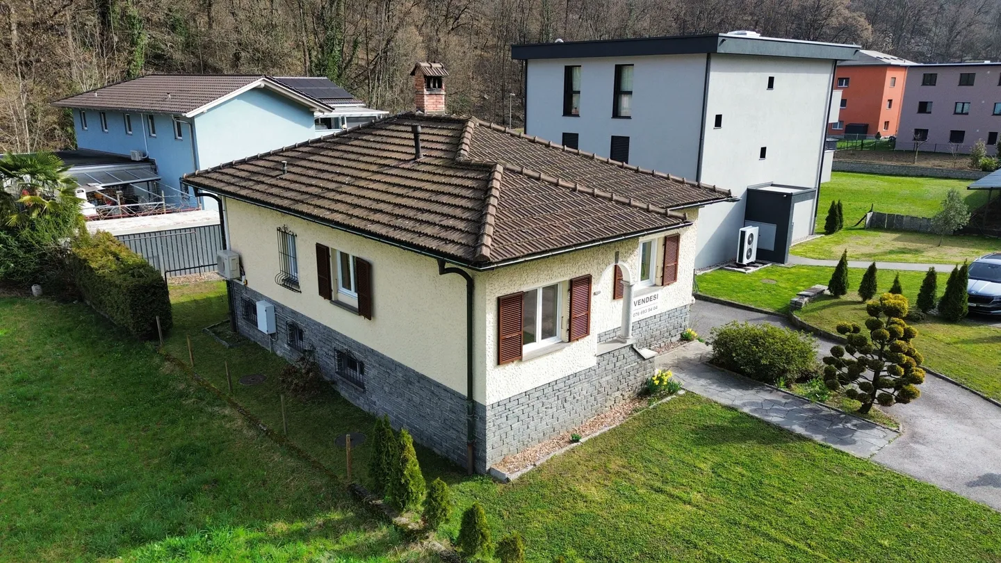 Elegante Casa Indipendente con Vista Montagne - Foto 1 di 13