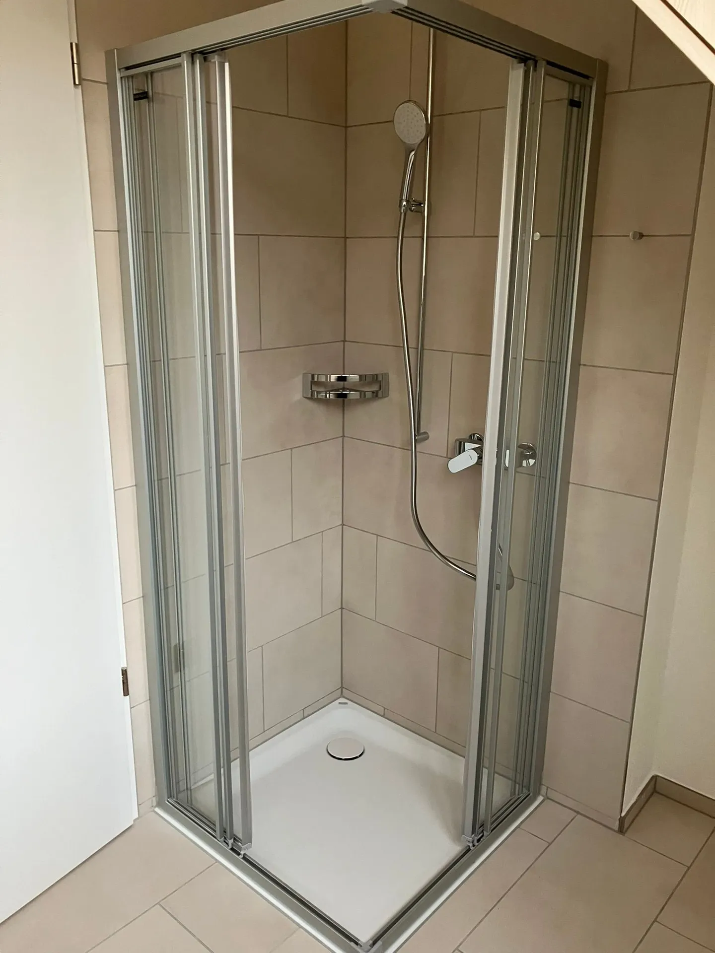 Moderno appartamento duplex di 5,5 stanze con balcone a Muri - Foto 12 di 13