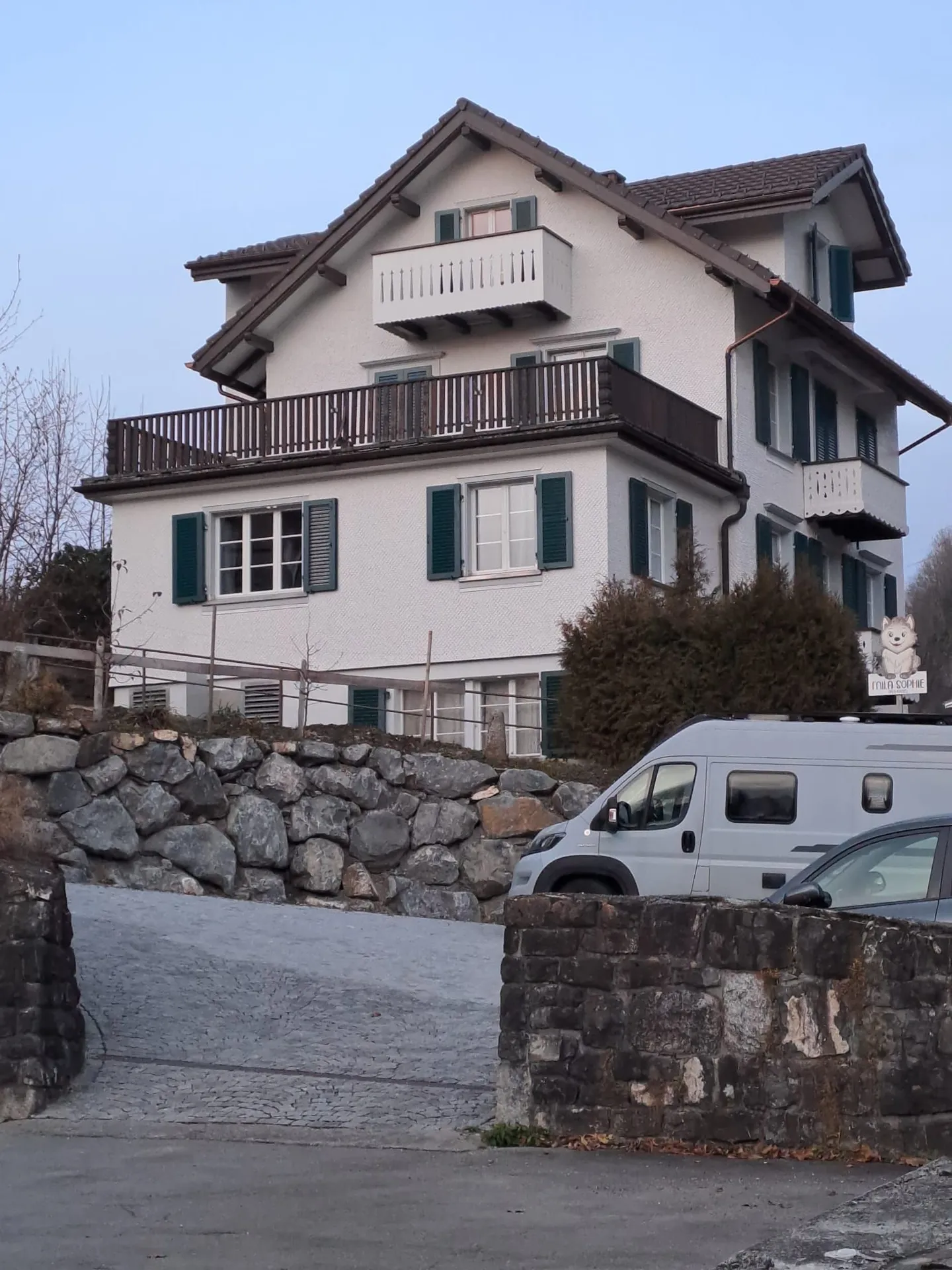 Appartement/partie de maison de 3,5 pièces confortable avec jardin à Morschach - Photo 2 sur 13