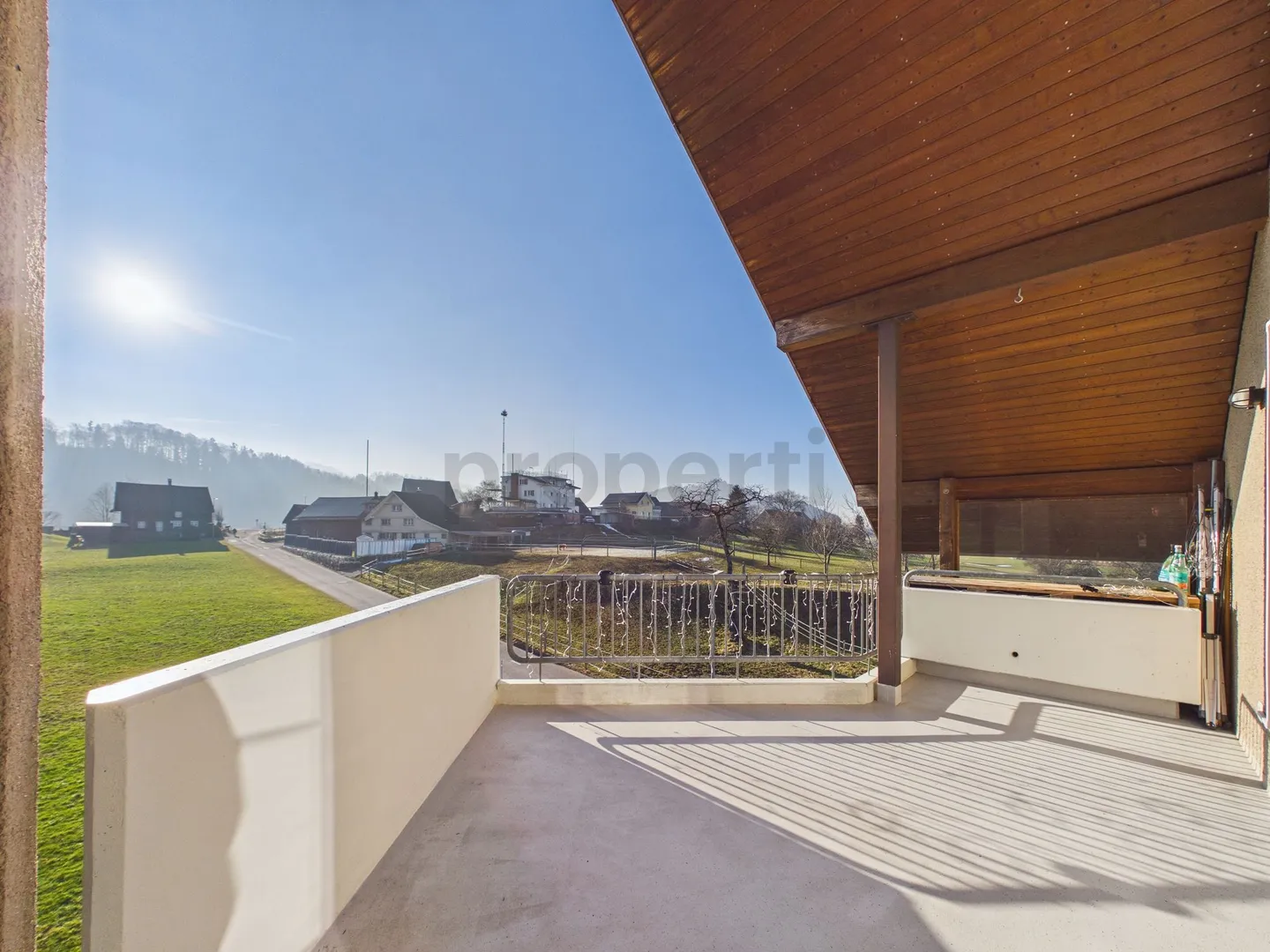 Bright 2.5-Room Apartment with Balcony, Flawil - Photo 6 of 10