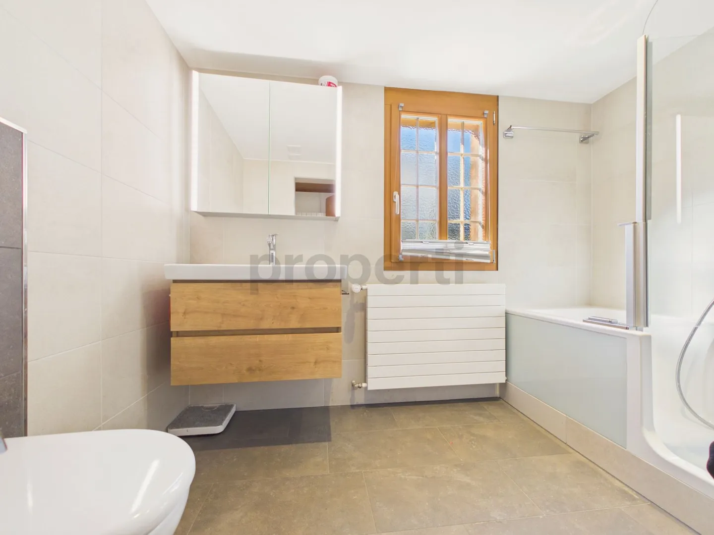 Affascinante casa unifamiliare di 5,5 stanze con balcone, Spiez - Foto 12 di 13