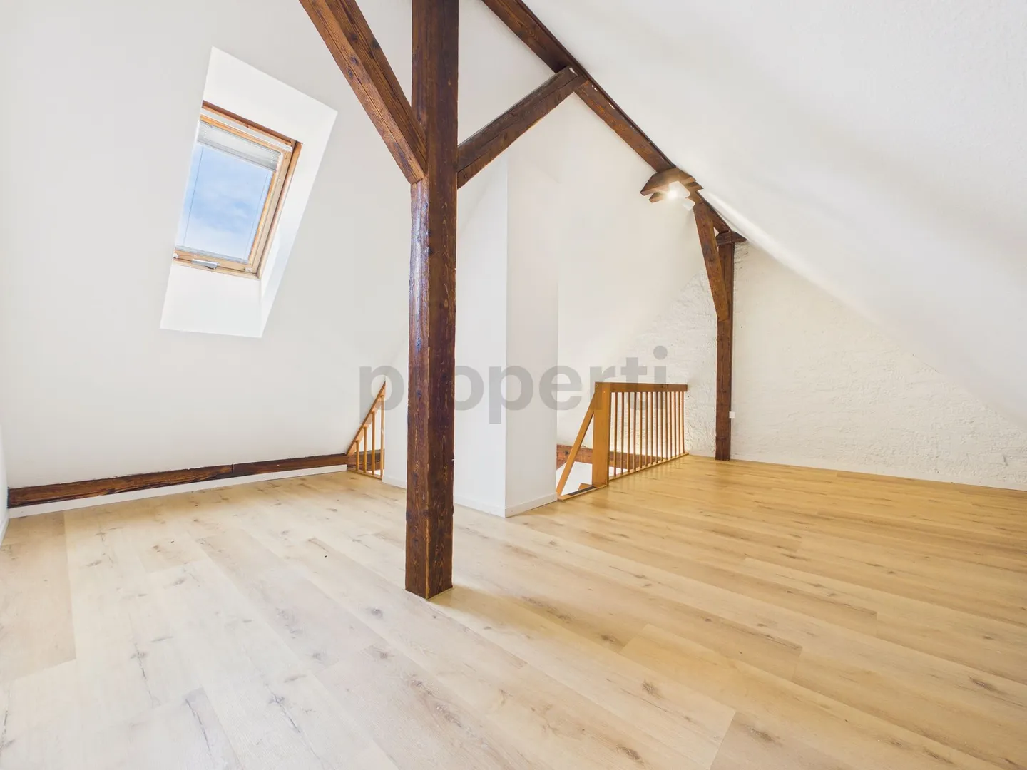 Appartamento moderno con balcone - Foto 8 di 13