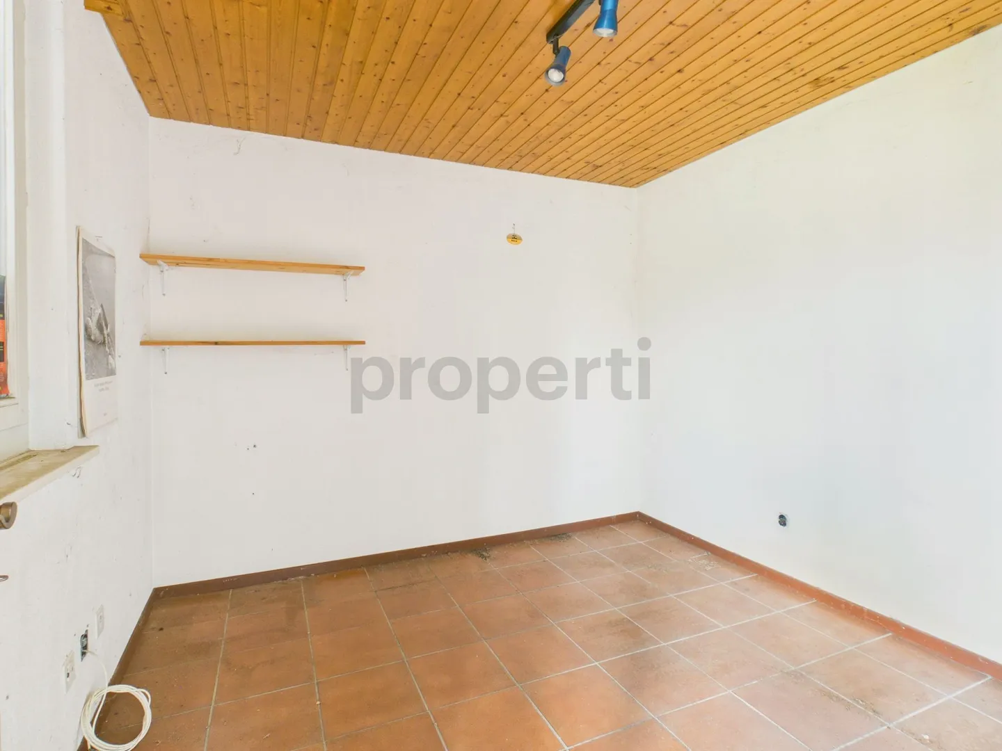 Elegant 4-room villa with balcony renovated, Agno - Photo 8 of 13