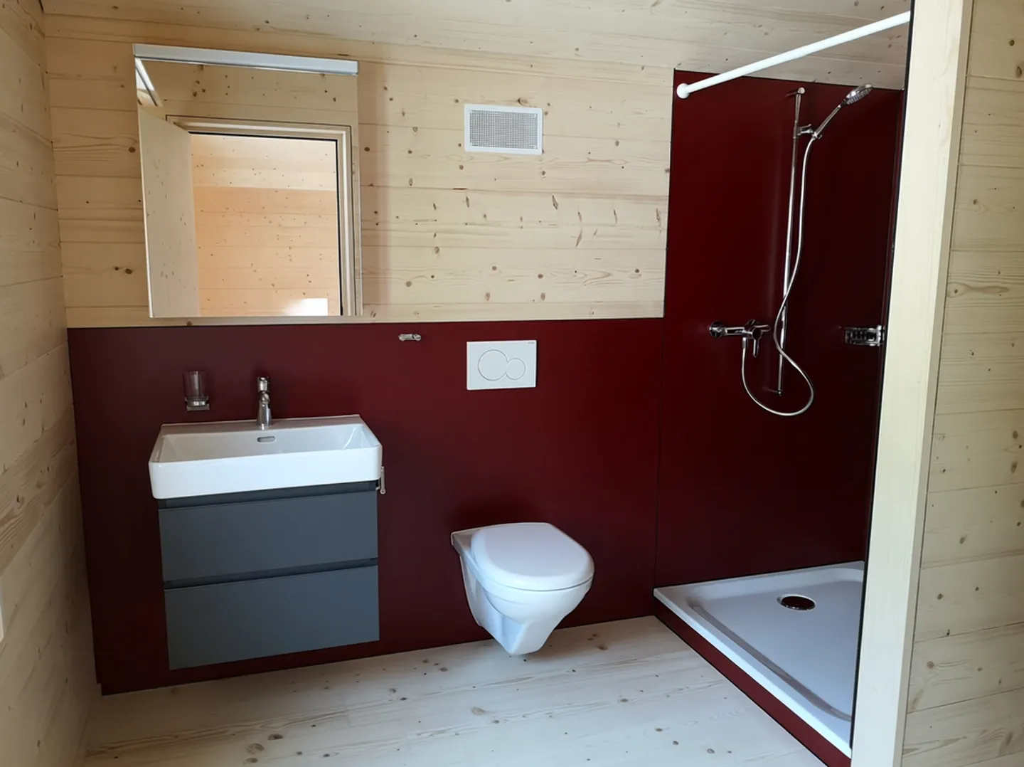 Moderne Maisonette mit sonnigem Balkon - Foto 10 von 11