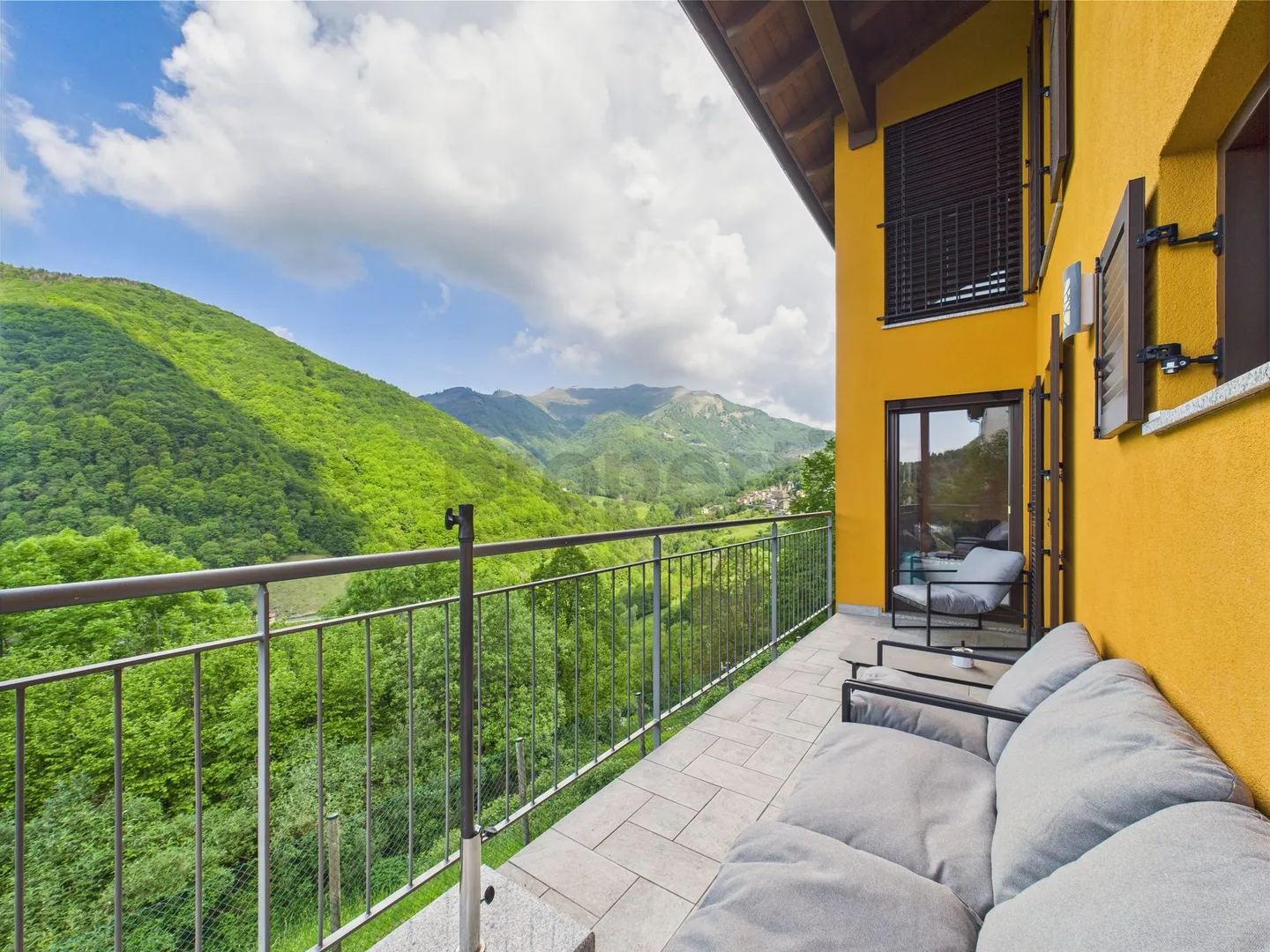 Unique single-family home in Cabbio with 5.5 rooms - Photo 11 of 13