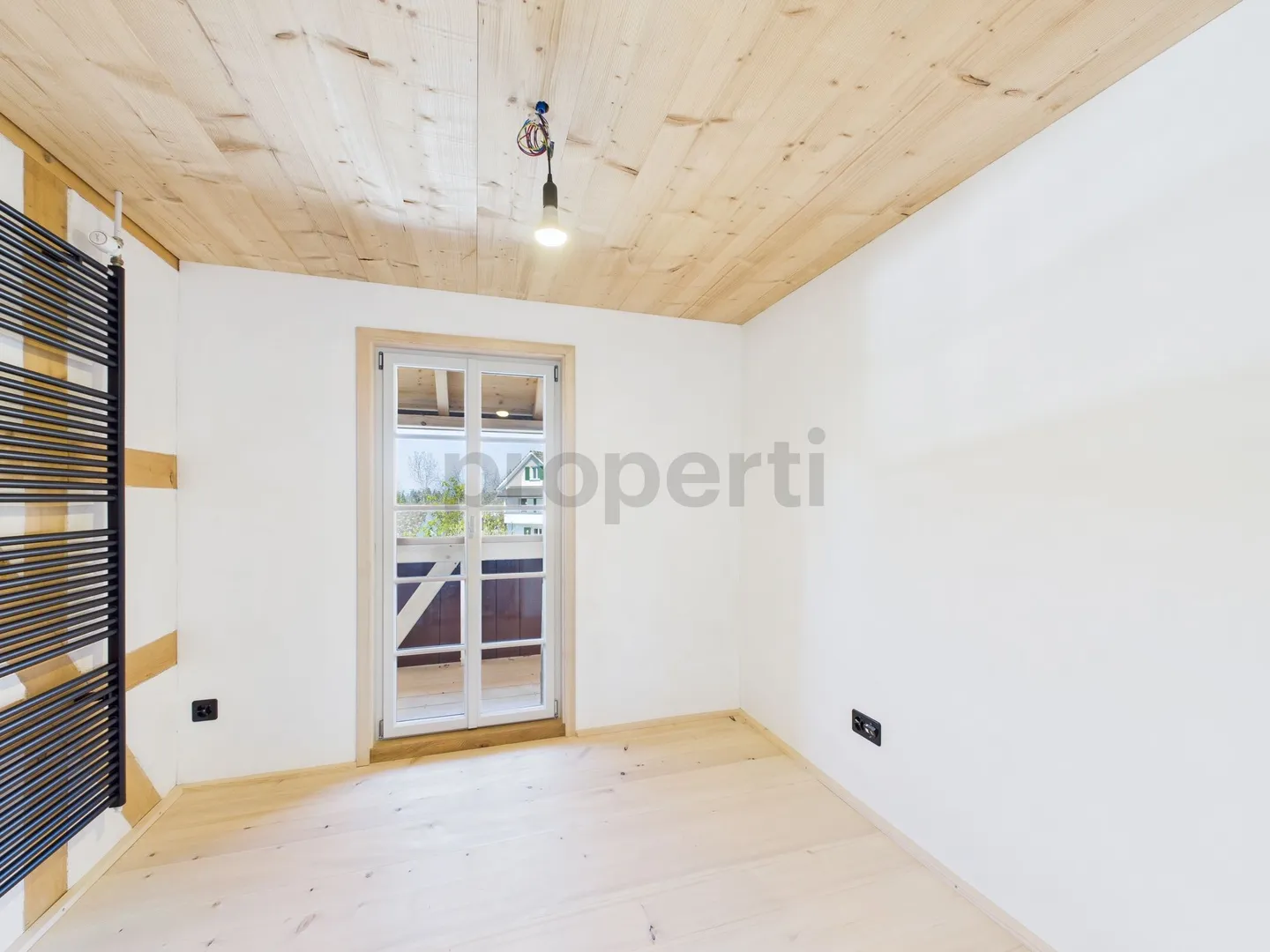 Charming completely renovated 4-room old apartment in the quiet village center of Fägswil near Rüti - Photo 7 of 12