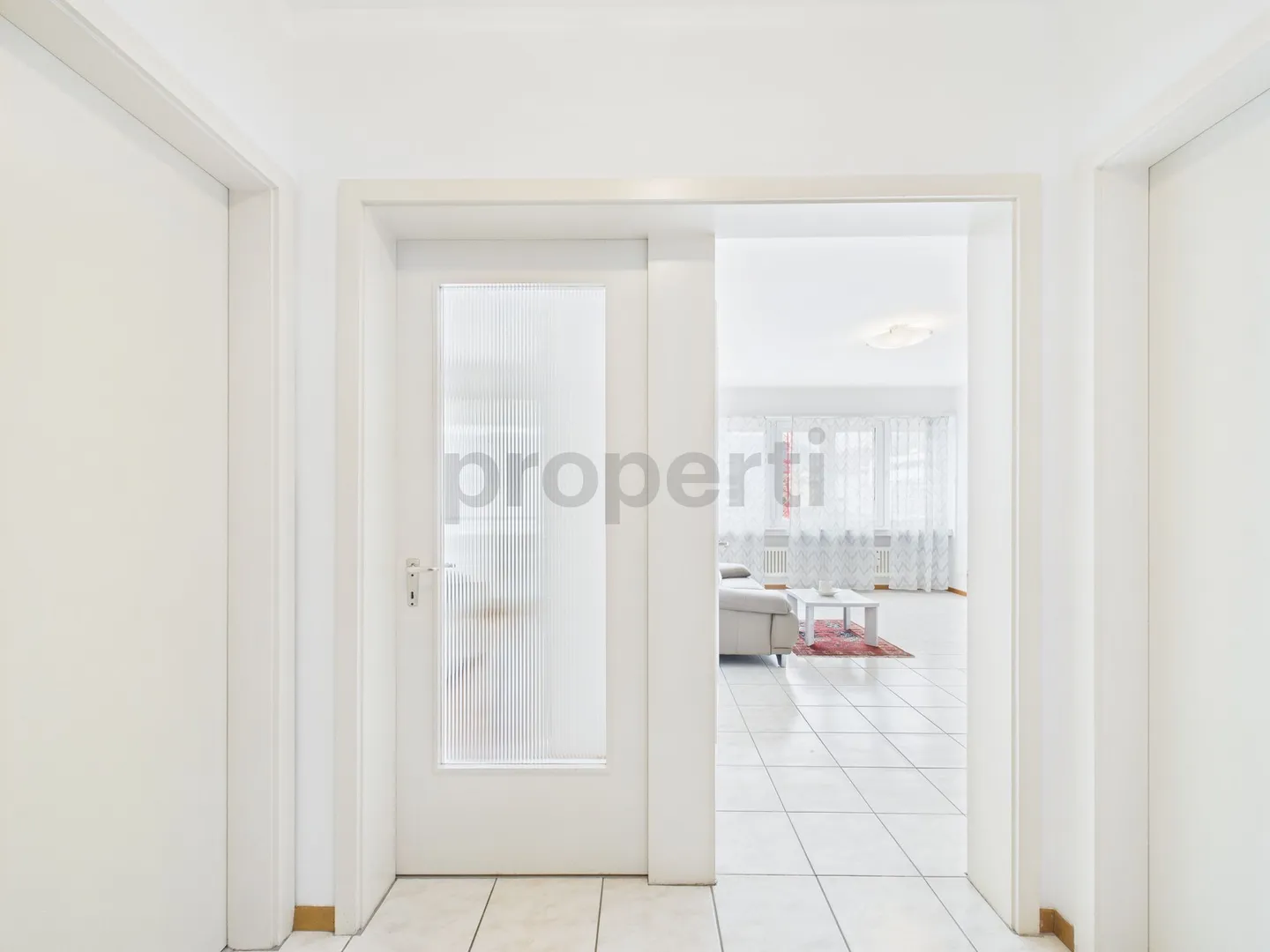 Apartment in central location in Minusio with lake view - Photo 7 of 11