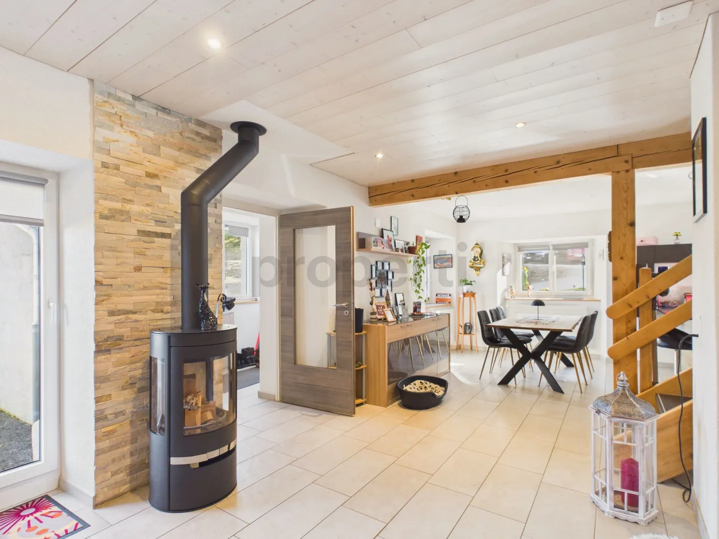 Elegante maisonette di 3.5 stanze con cantina e parcheggio, Le Locle - Foto 2 di 12